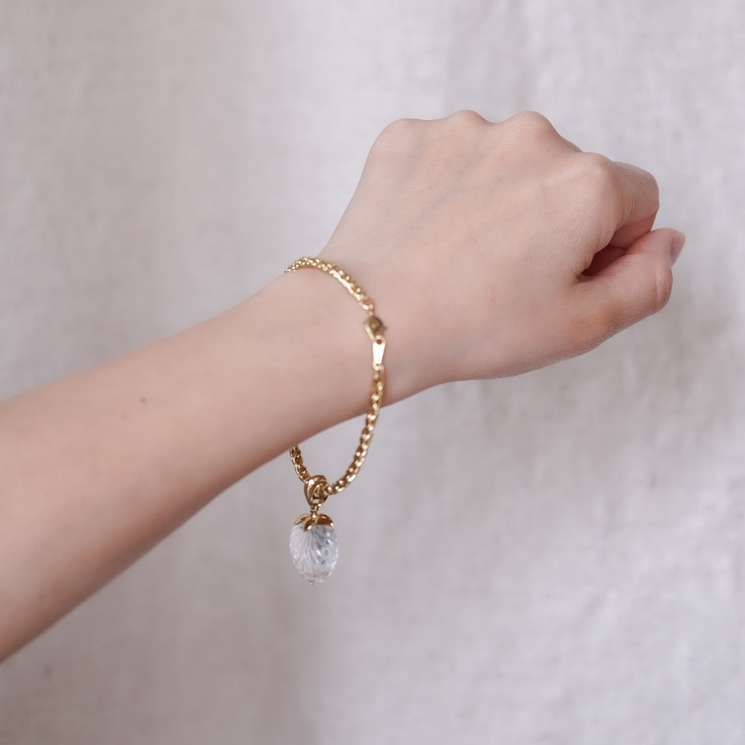 Vintage Shell Motif Bracelet