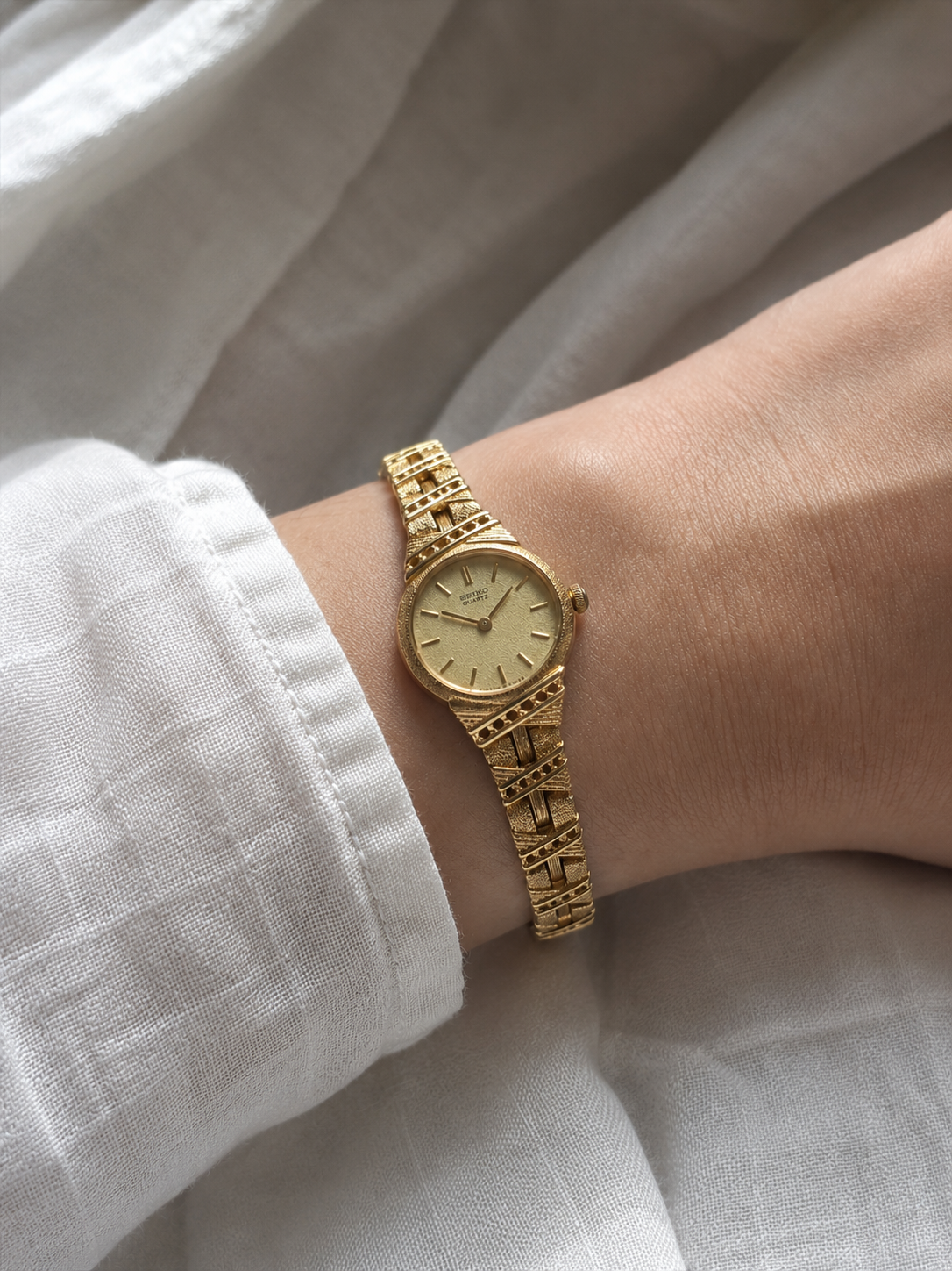 Seiko Quartz All-Gold Decorative Bracelet Watch