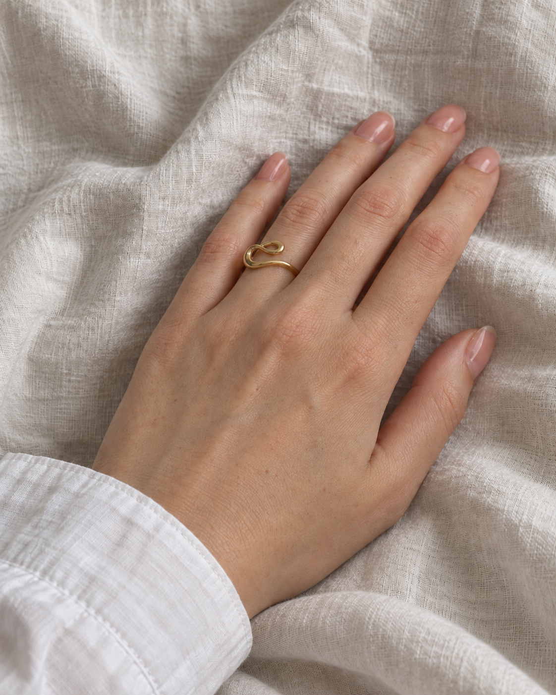 TIFFANY & Co. Open Wave 18K Yellow Gold Ring