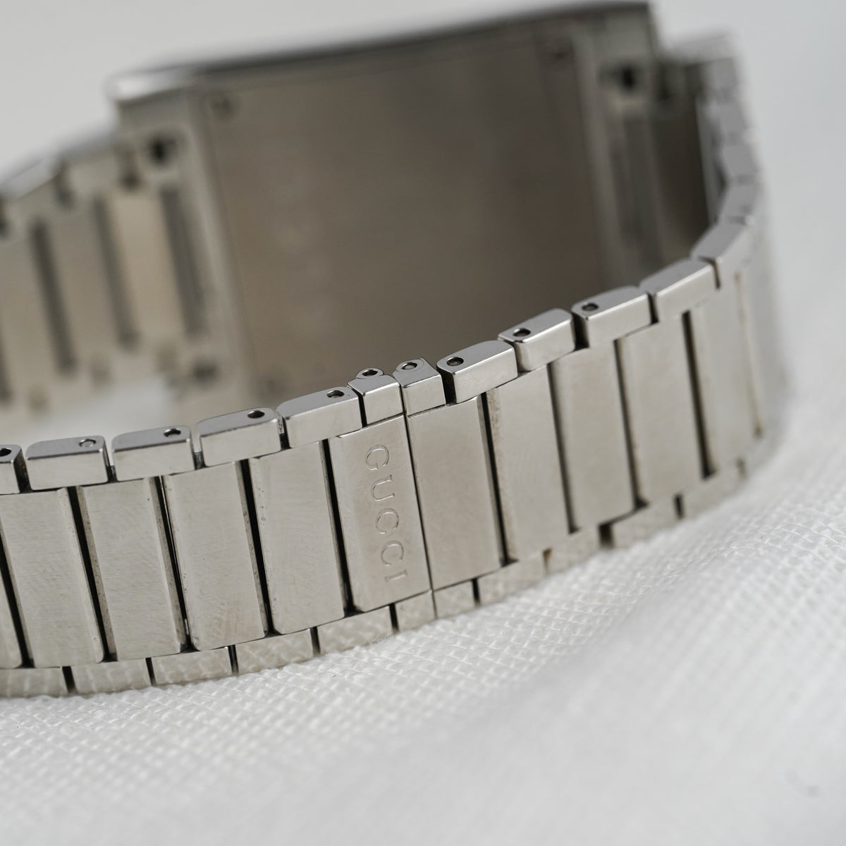 Vintage Gucci Webbing Line 111J 10P Diamond Watch
