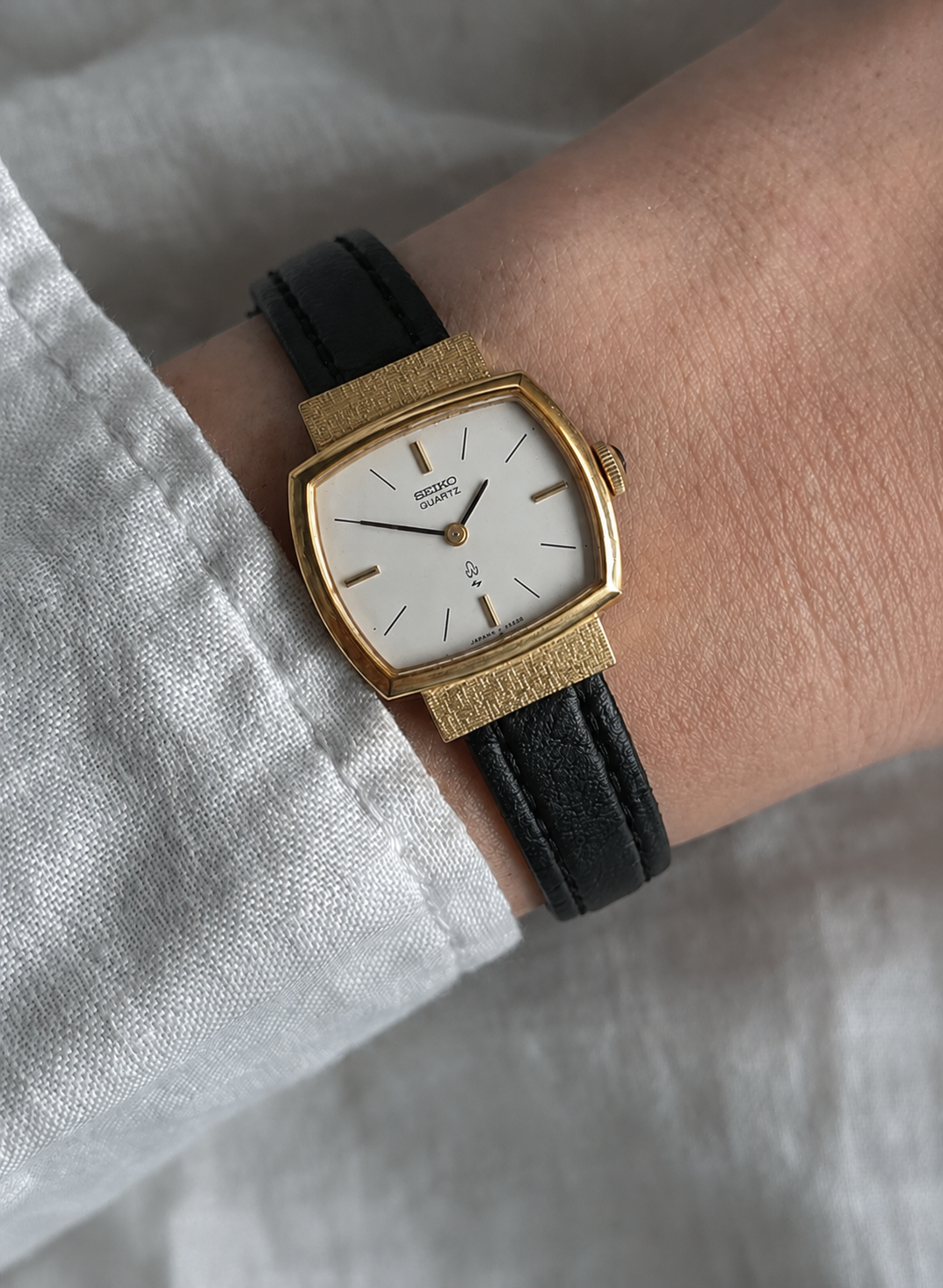 Seiko Quartz Gold Cushion-Case Leather Watch