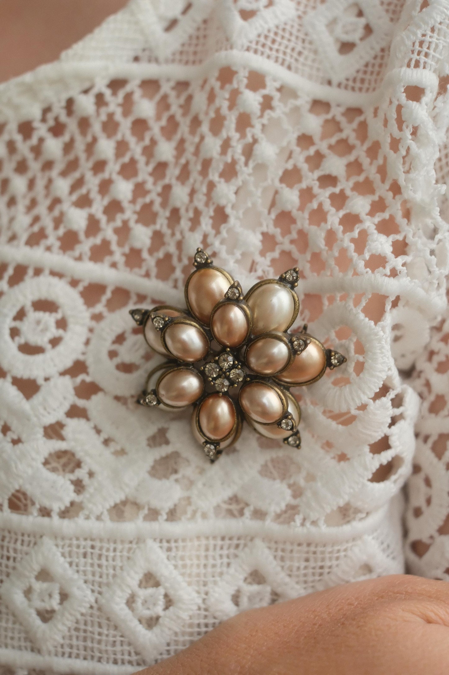 Vintage Floral Motif Shell Brooch