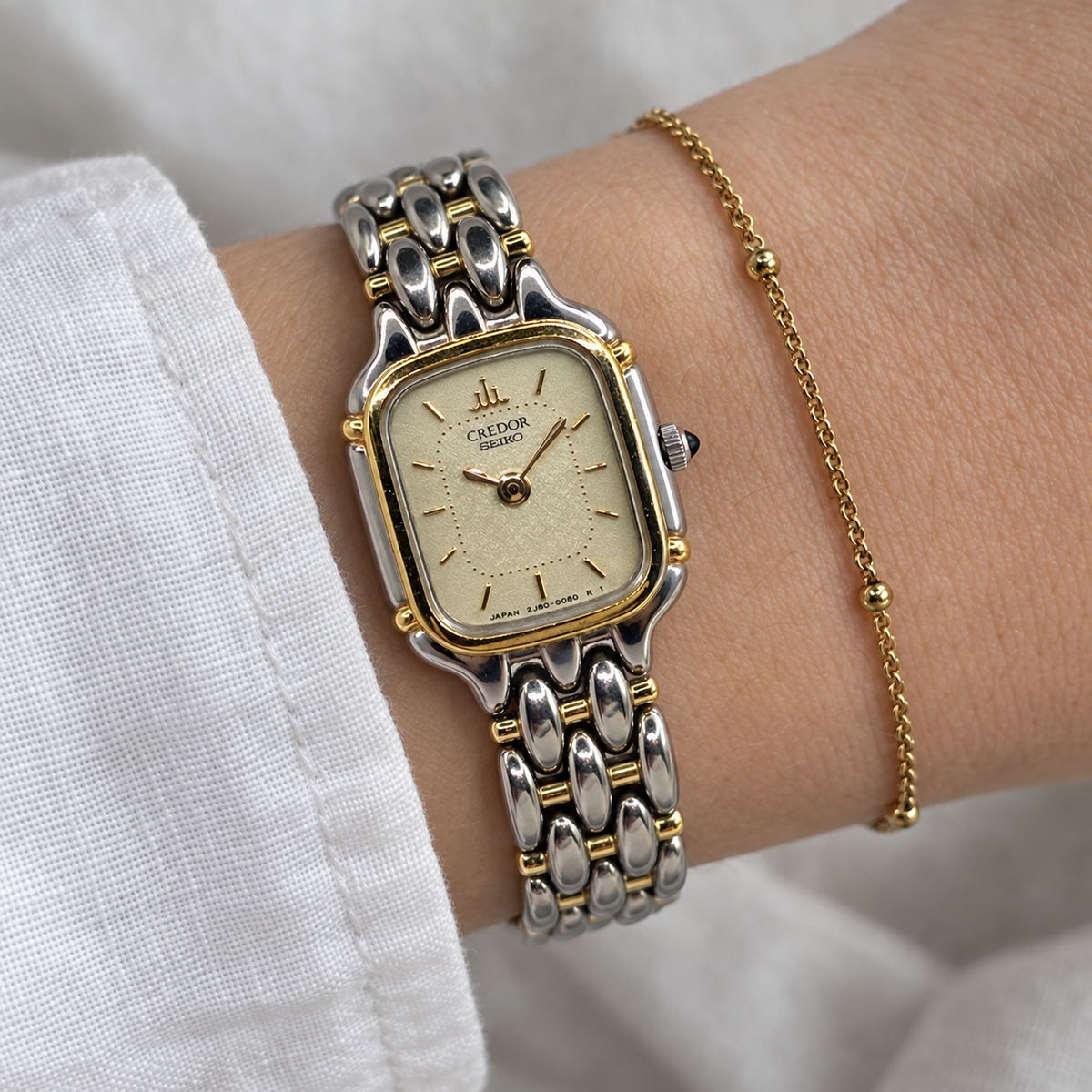 A vintage CREDOR watch from SEIKO’s refined luxury line.