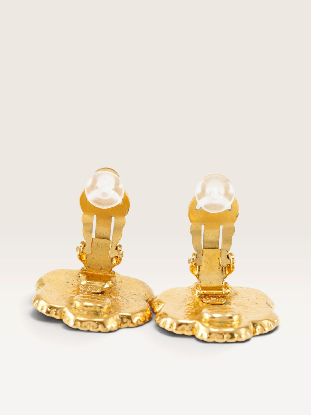 CHANEL Coco Mark Flower Earrings 96A – Vintage Gold-Plated Clip-On Earrings