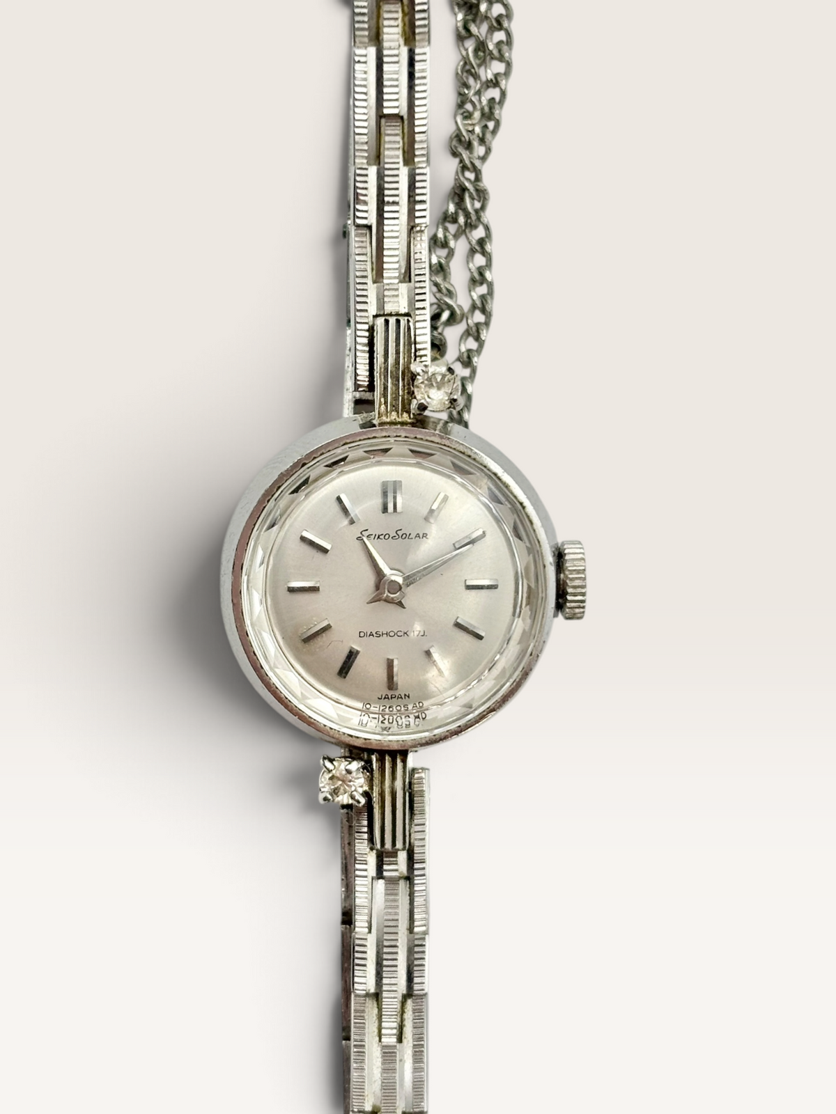 SEIKO Solar Diashock 17-Jewel Vintage Manual-Winding Watch