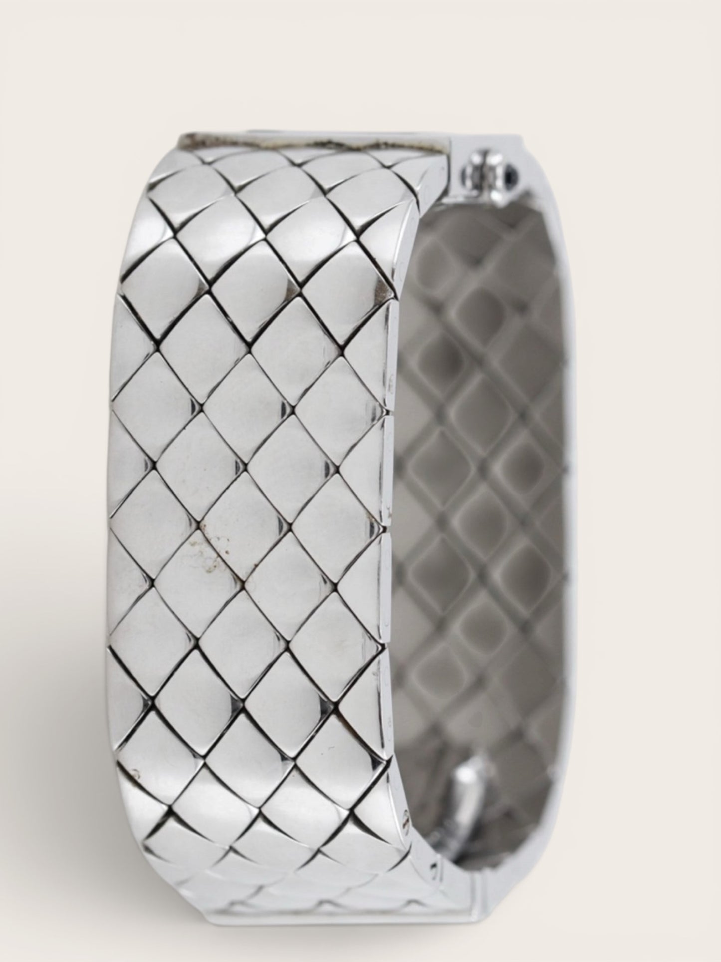 CHANEL Matelassé Watch H0009
