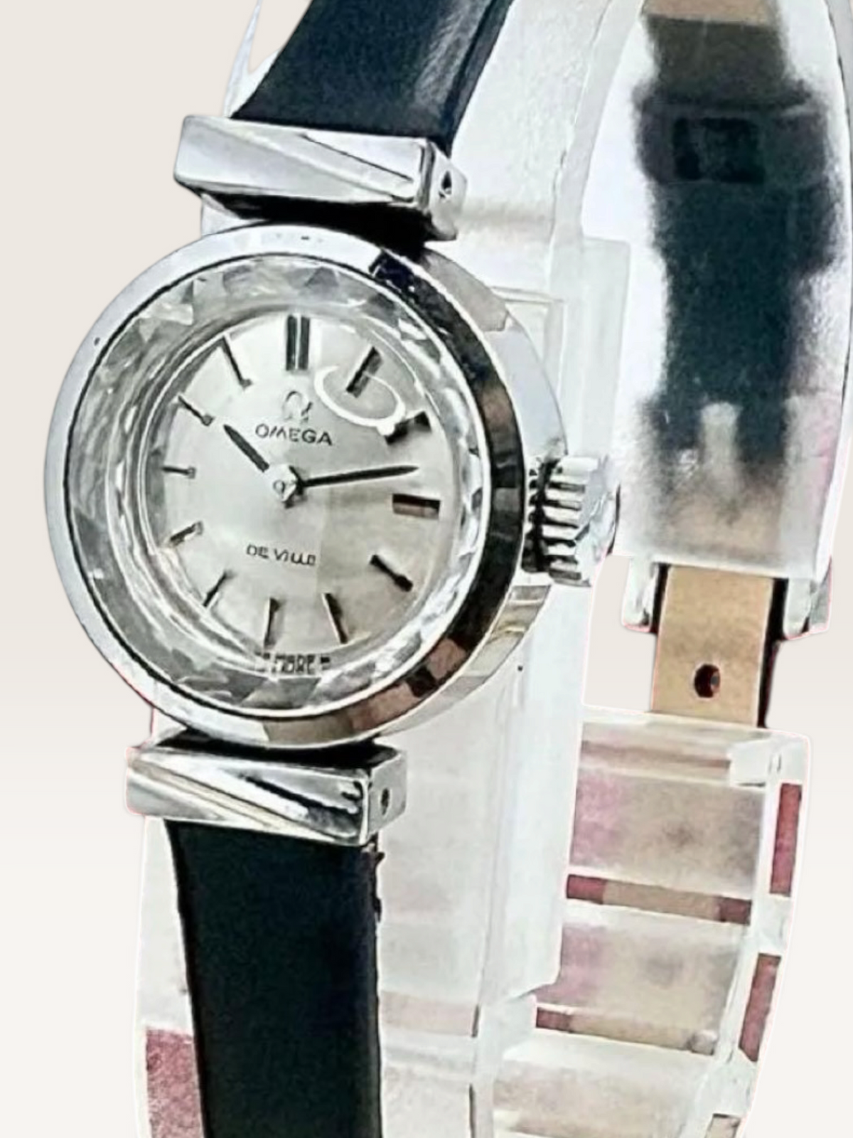 A vintage OMEGA De Ville Cal. 485