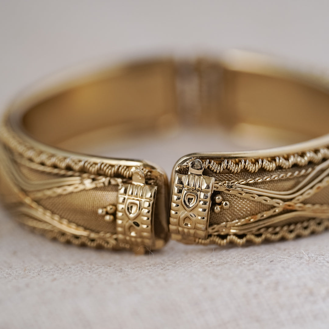 Vintage Gold Filigree Hinged Bangle