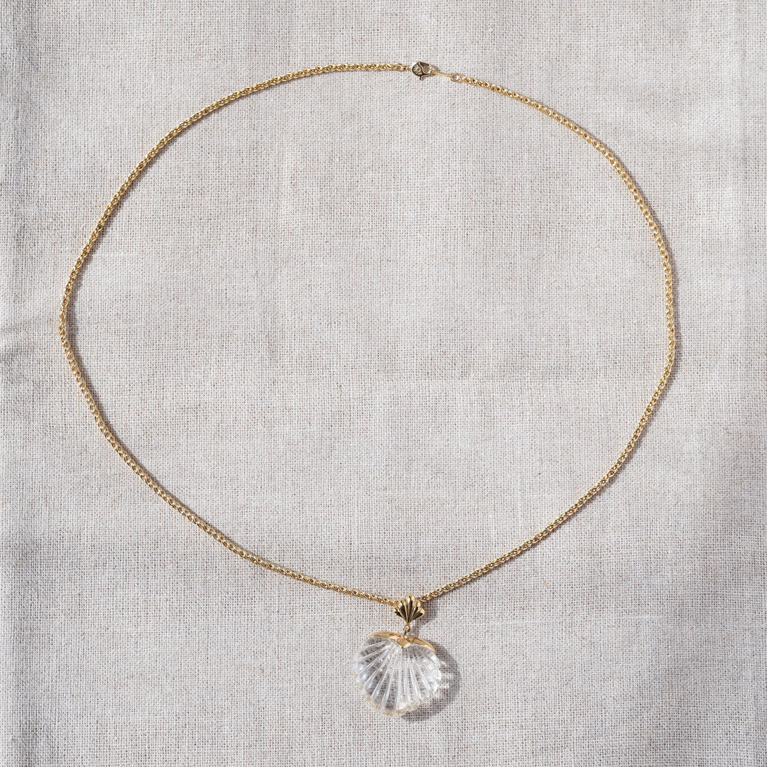 Vintage Shell Motif Pendant Necklace
