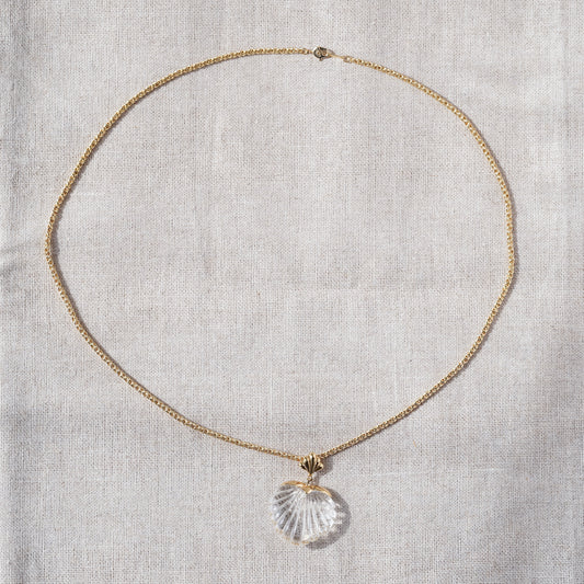 Vintage Shell Motif Pendant Necklace