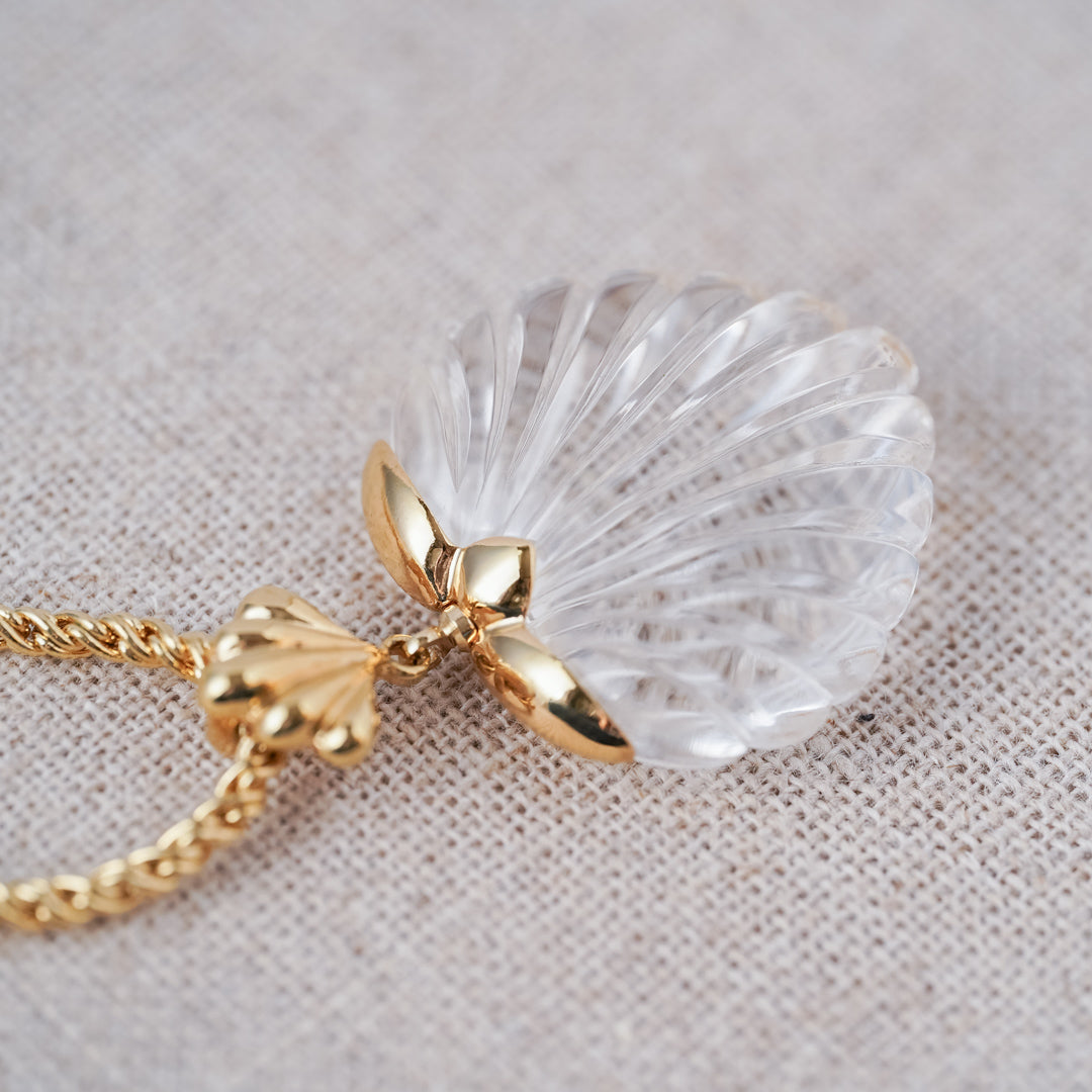Vintage Shell Motif Pendant Necklace