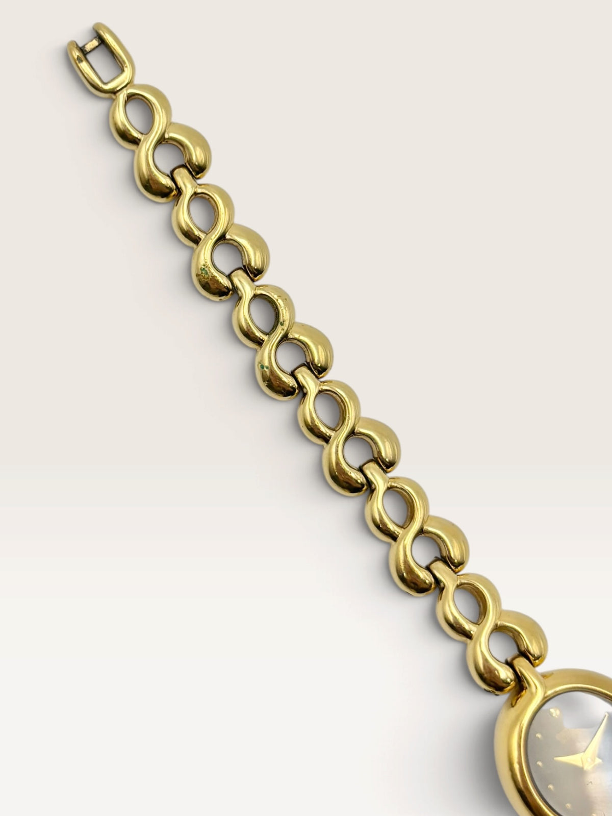 SEIKO Vintage Gold Link Bracelet Quartz Watch — Black Dial