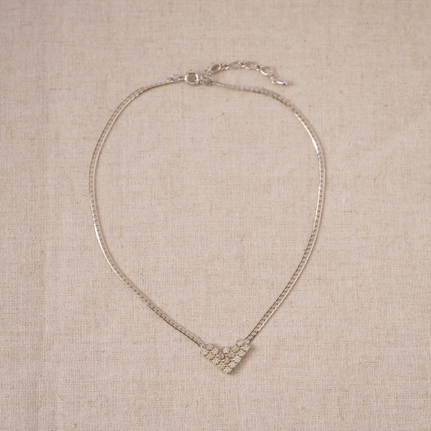 Vintage "V" Motif Choker Necklace