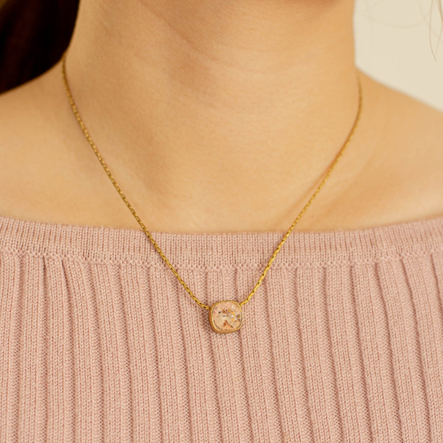 Vintage Une Ligne Pendant Necklace