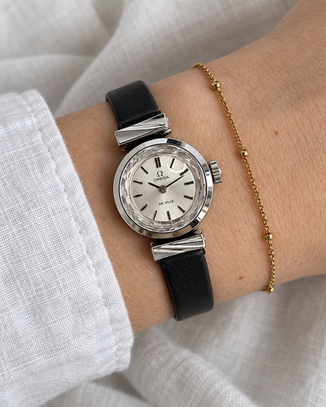A vintage OMEGA De Ville Cal. 485