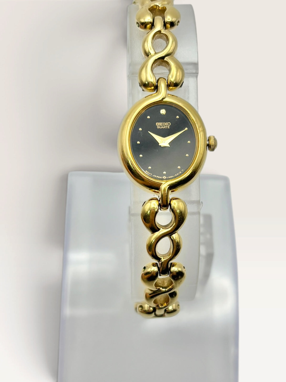 SEIKO Vintage Gold Link Bracelet Quartz Watch — Black Dial