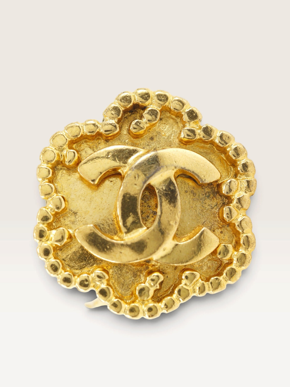 CHANEL Coco Mark Flower Earrings 96A – Vintage Gold-Plated Clip-On Earrings
