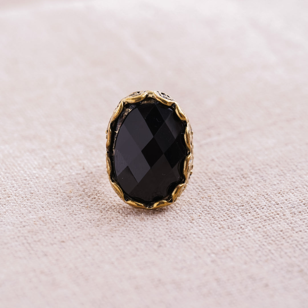 Vintage Black Stone and Gold Detail Bohemian Ring