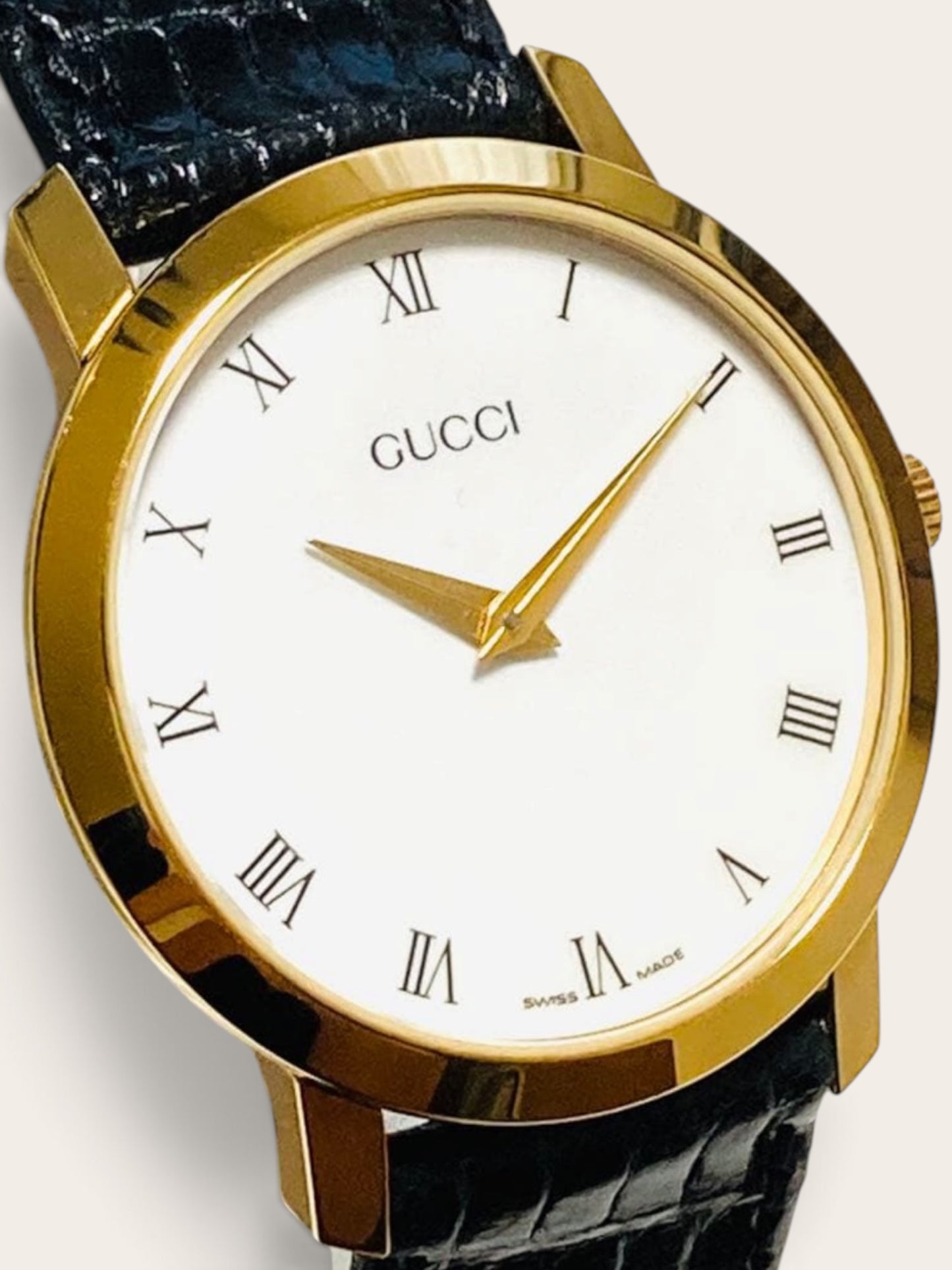 Vintage Gucci 2200M Gold-Filled Round Watch (White Dial)