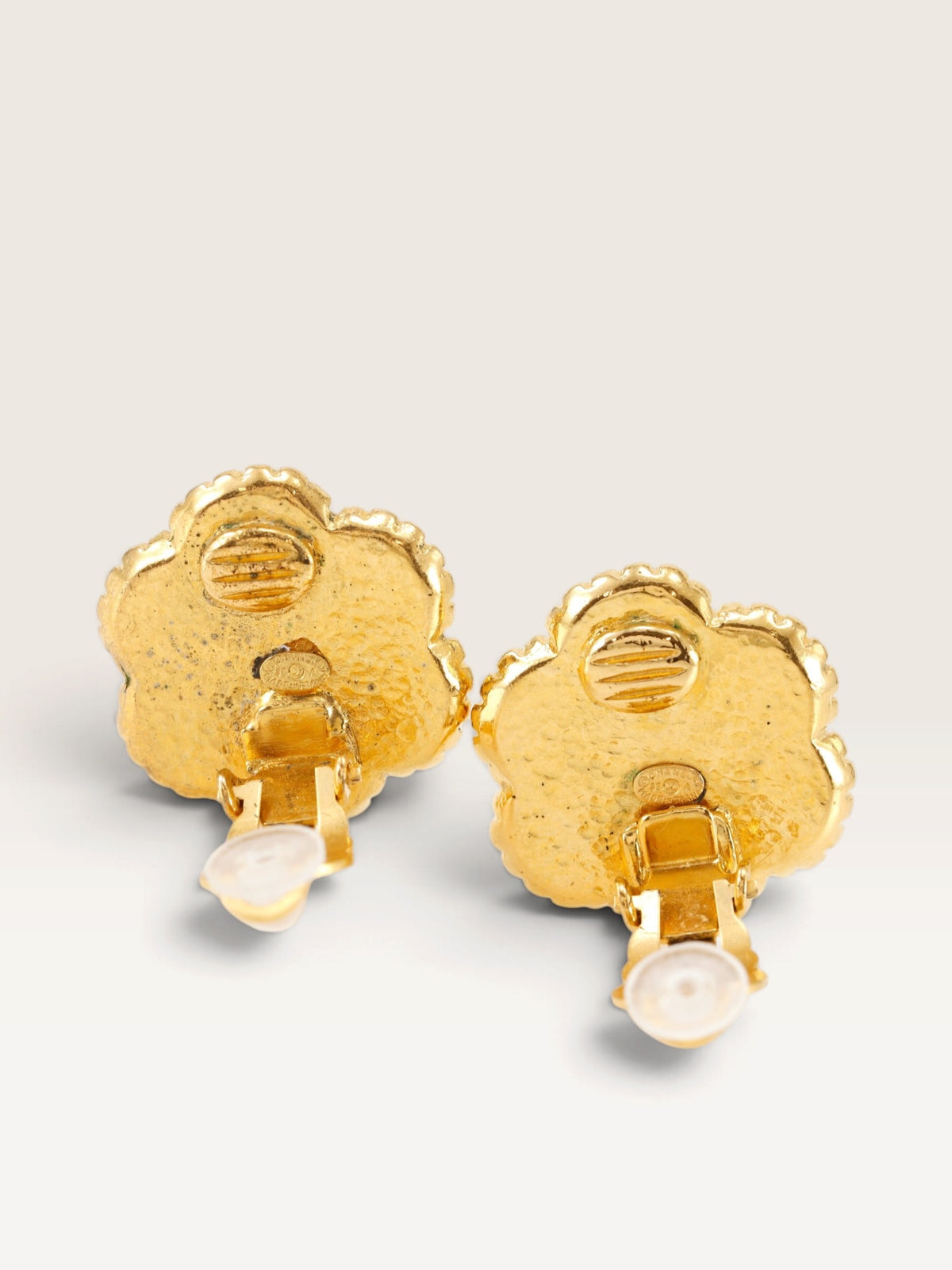 CHANEL Coco Mark Flower Earrings 96A – Vintage Gold-Plated Clip-On Earrings