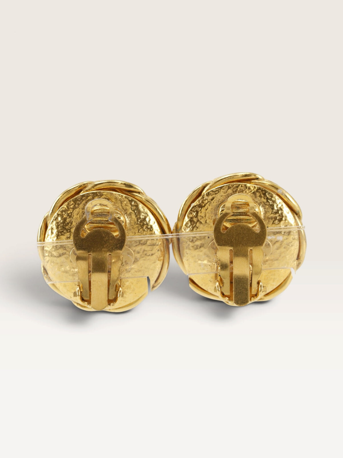 CHANEL Coco Mark Faux Pearl Earrings 95P – 1995 Vintage Clip-On Earrings