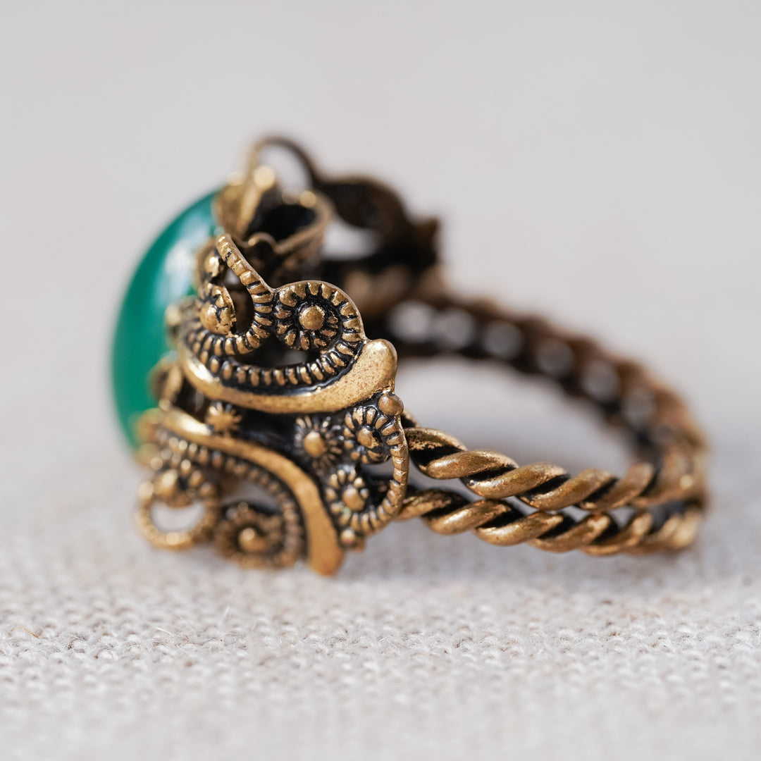 Vintage Green Glass Filigree Ring