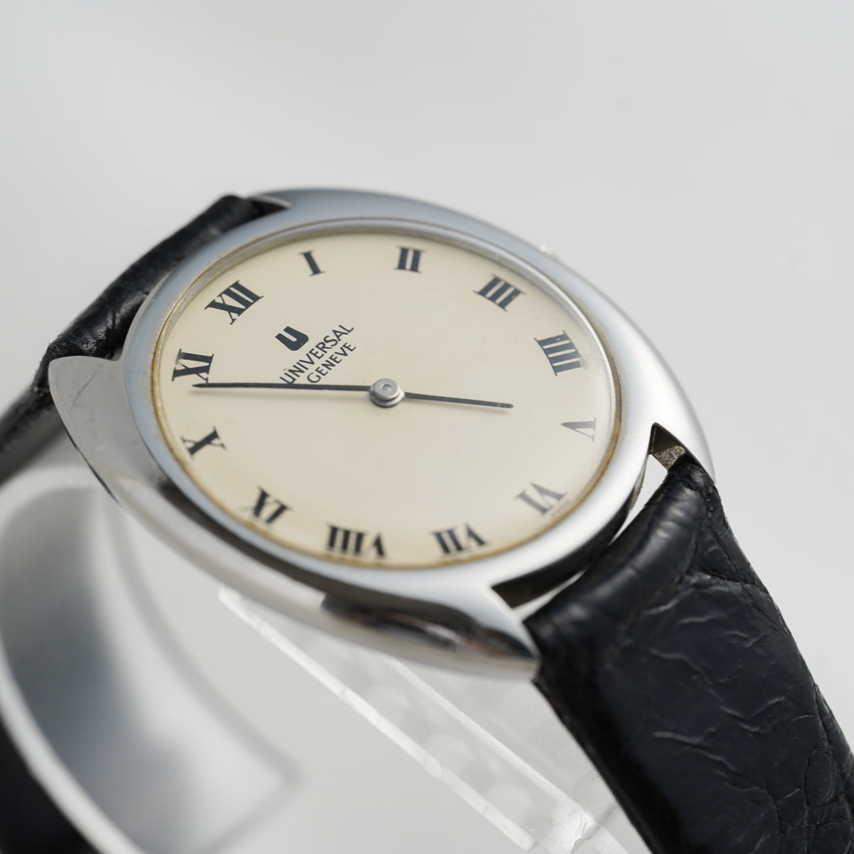 Vintage UNIVERSAL GENÈVE White Shadow 842111 Watch