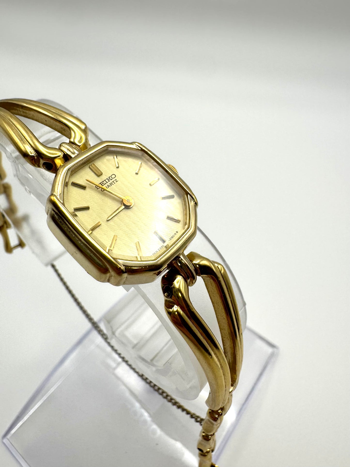 SEIKO Vintage Watch (Gold, Bracelet Style)