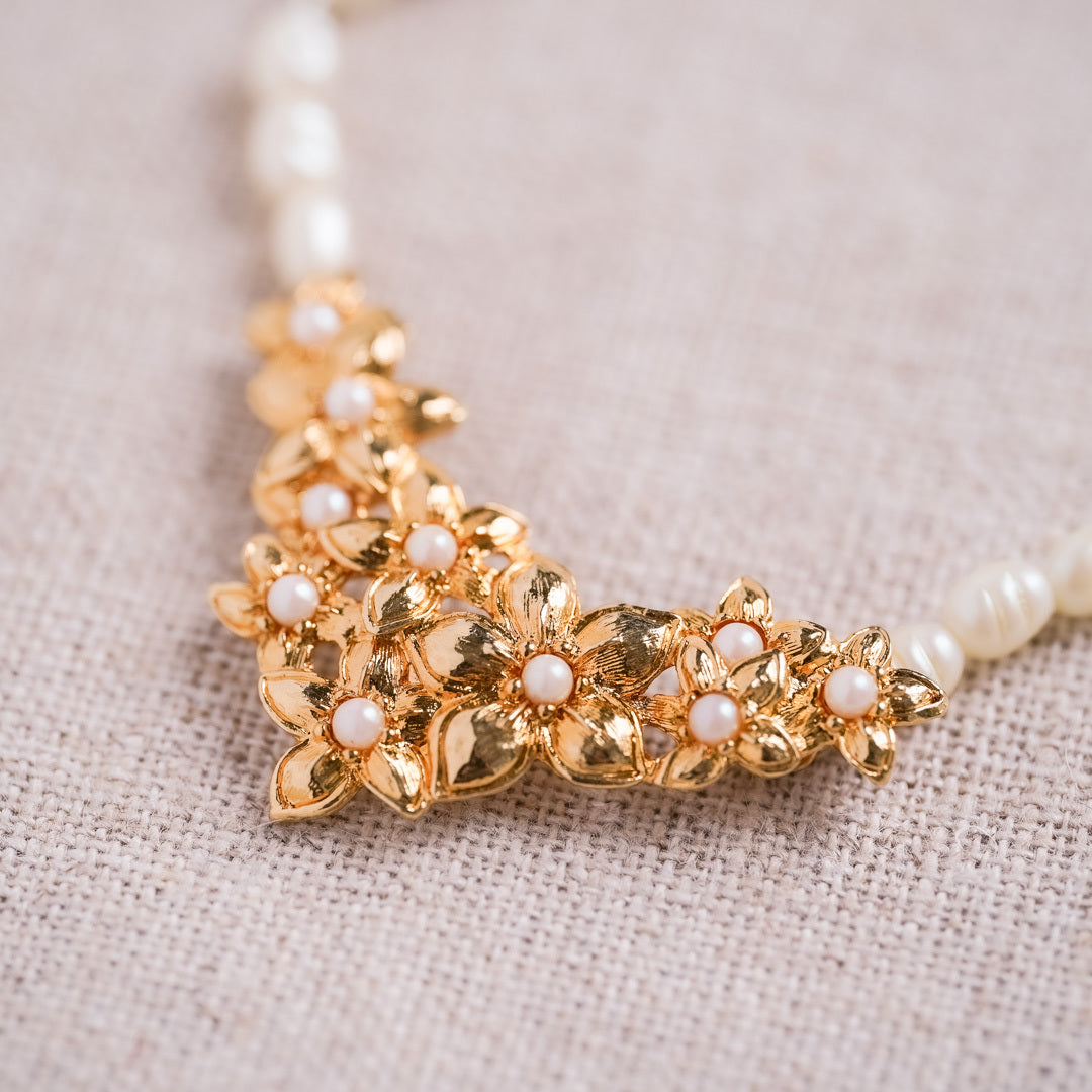 Vintage Avon Festoon Necklace