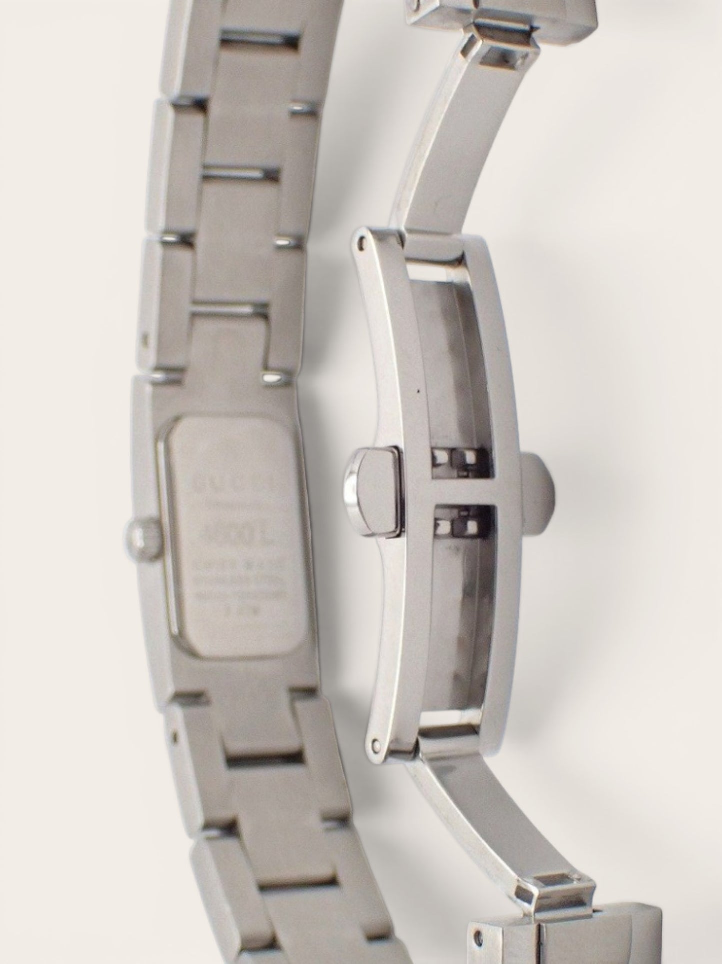 Vintage Gucci 4600L Watch