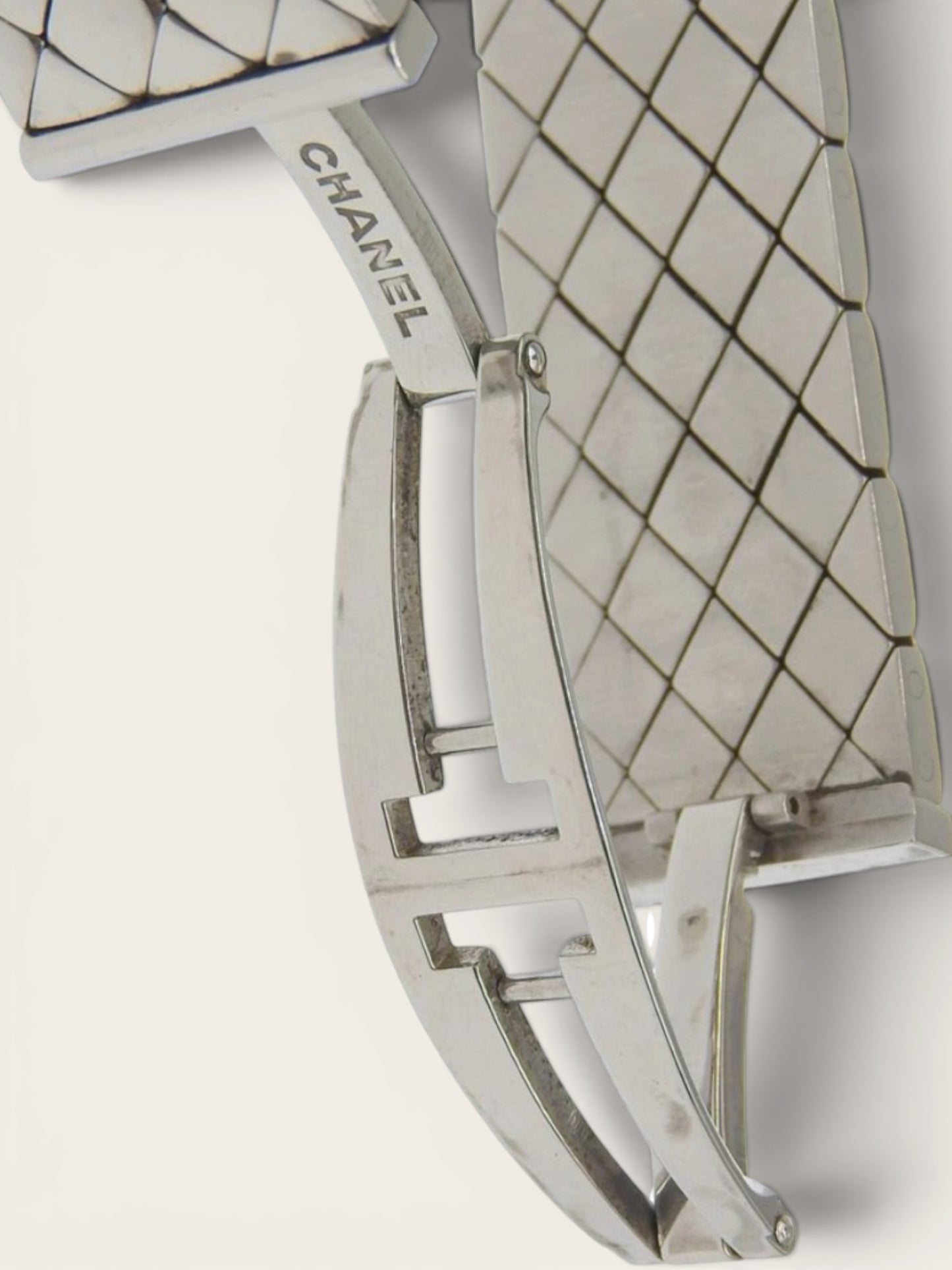 CHANEL Matelassé Watch H0009