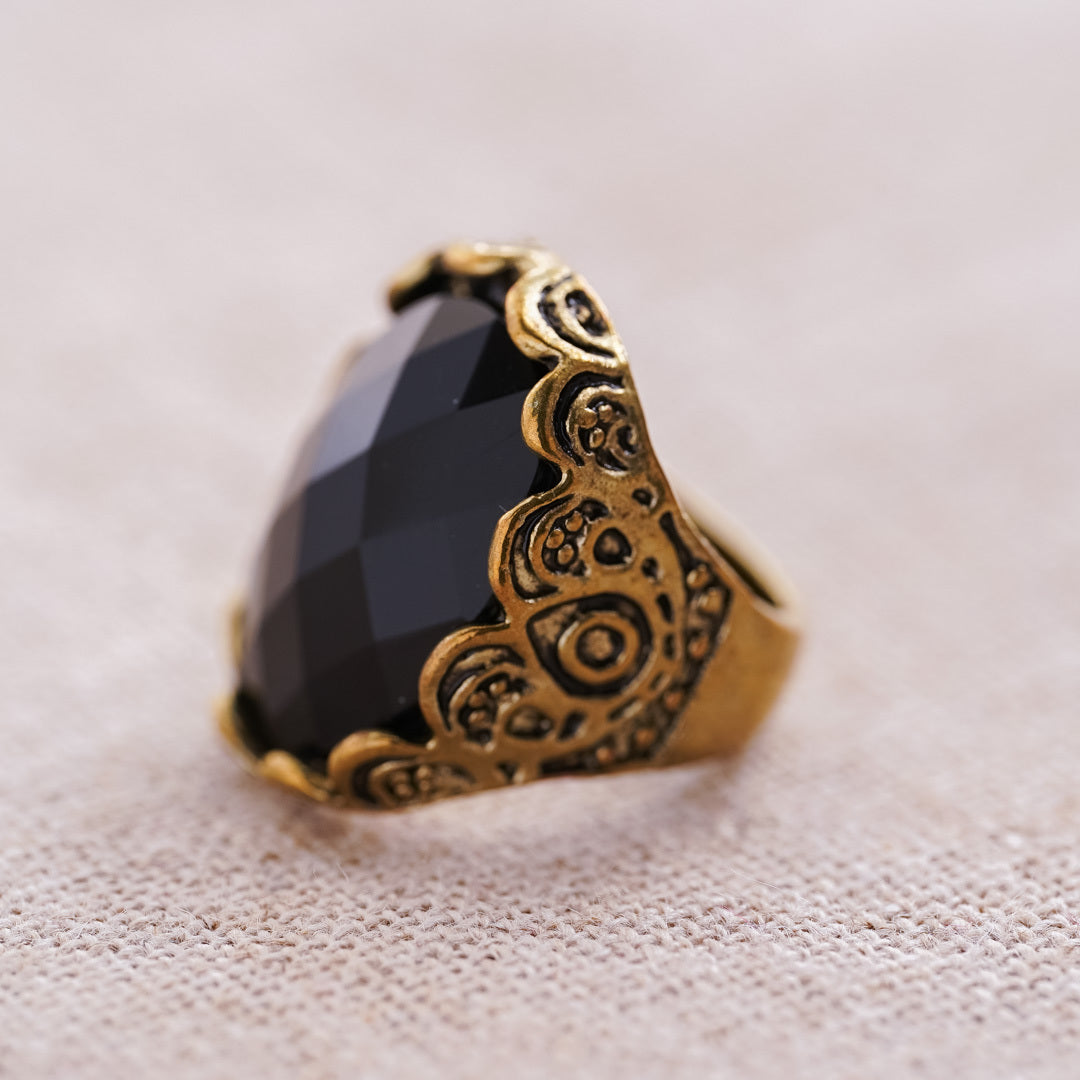 Vintage Black Stone and Gold Detail Bohemian Ring