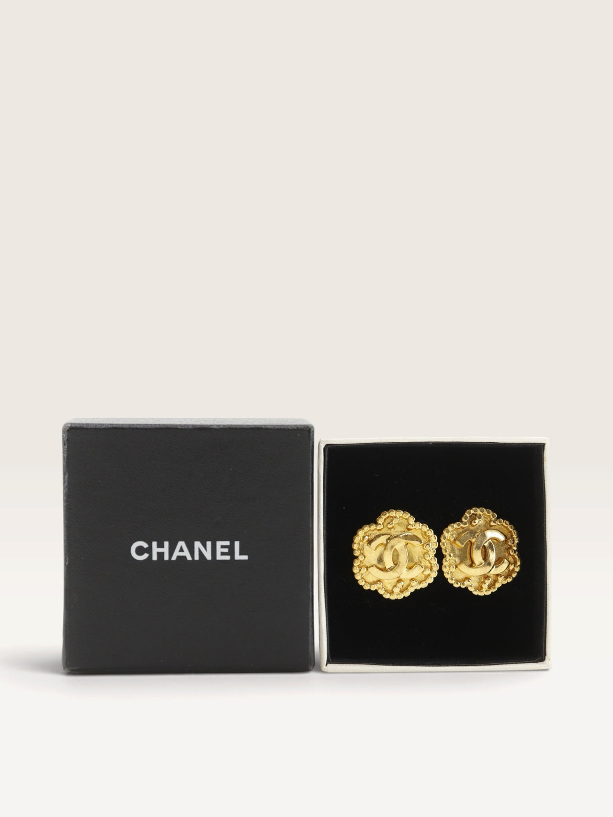 CHANEL Coco Mark Flower Earrings 96A – Vintage Gold-Plated Clip-On Earrings