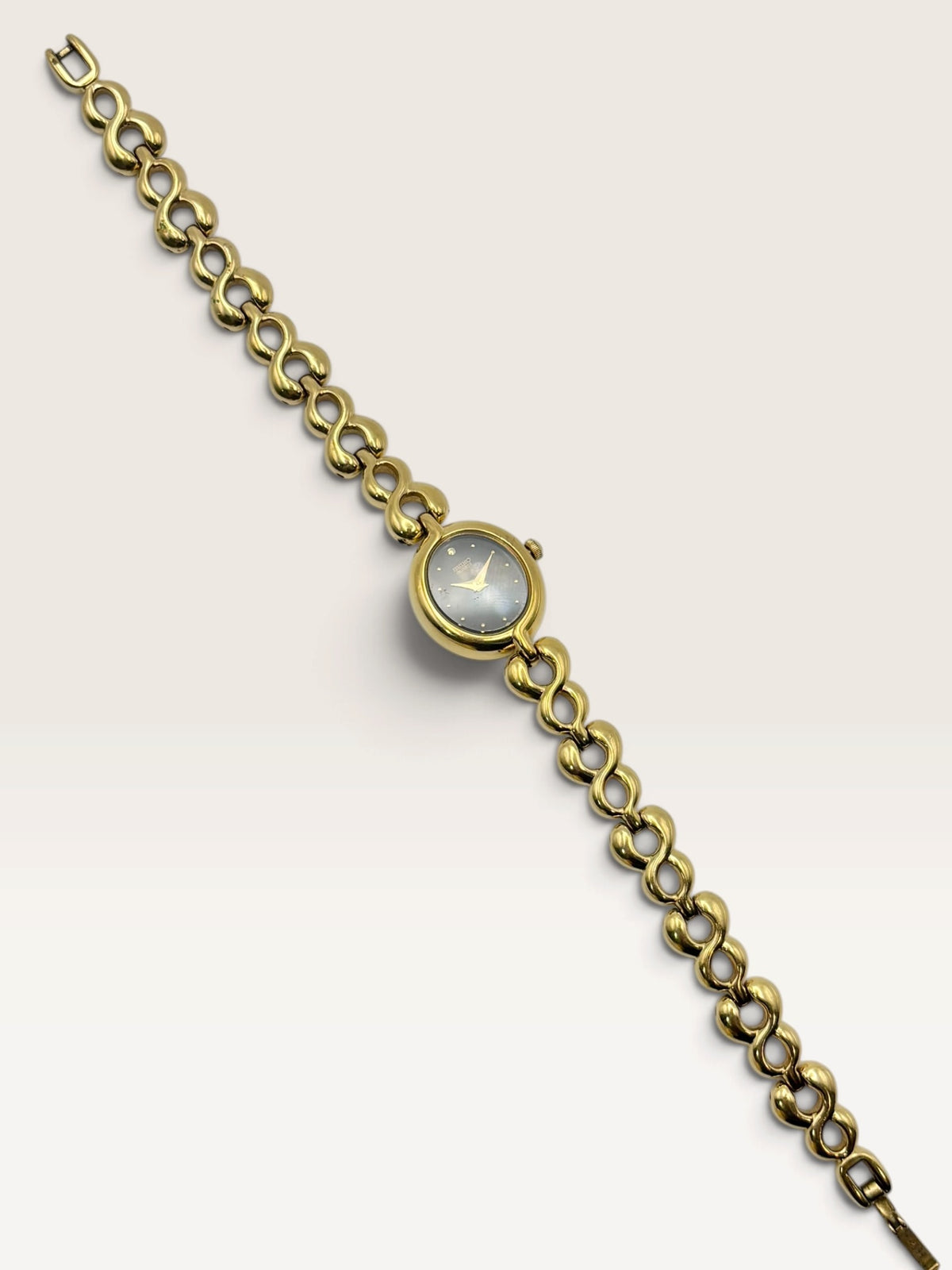 SEIKO Vintage Gold Link Bracelet Quartz Watch — Black Dial