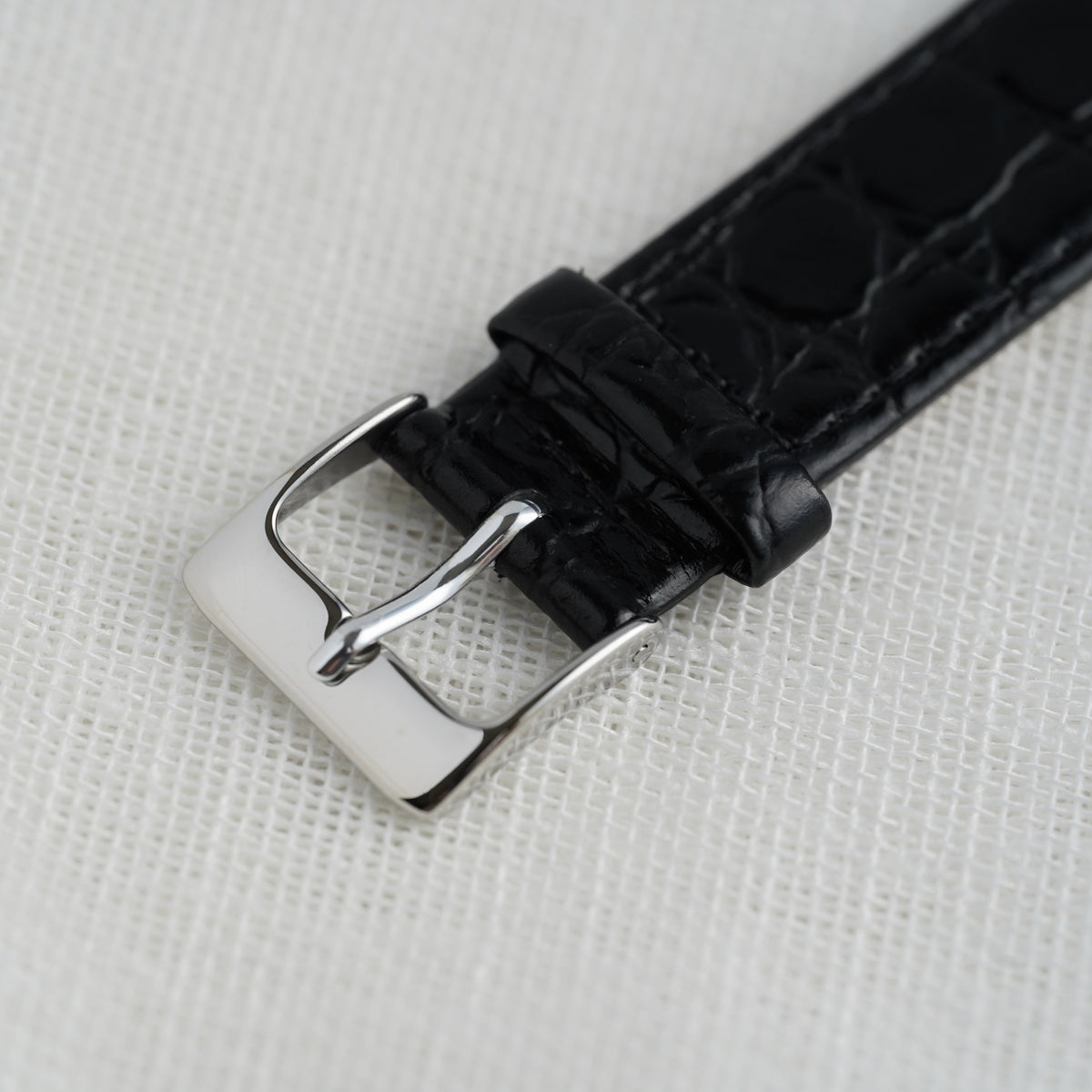 Vintage JAEGER-LECOULTRE Oval Ref.5002.42 Automatic