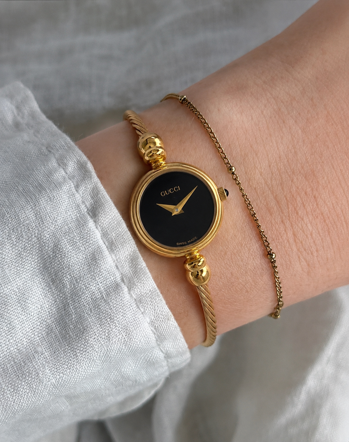 Vintage GUCCI 2700.2.L Black Dial Gold Wire Bangle Watch