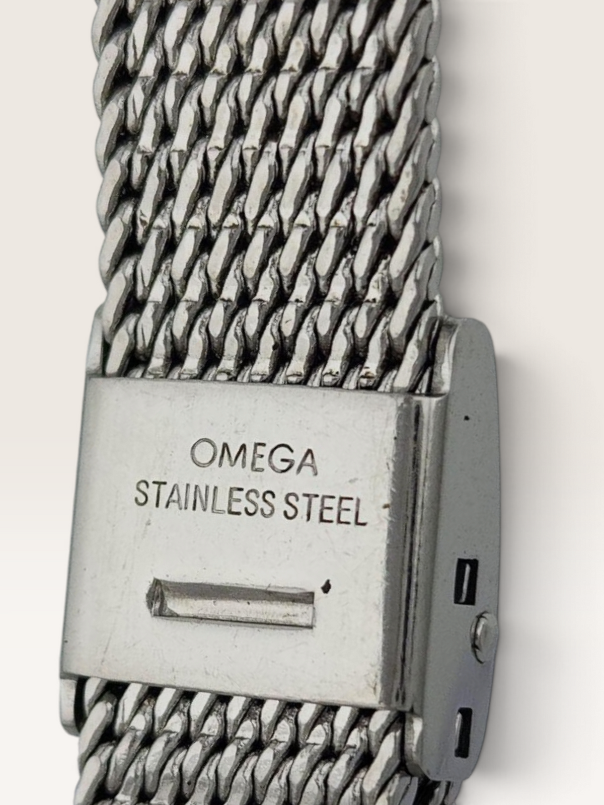 OMEGA Genève Manual-Wind Vintage Watch