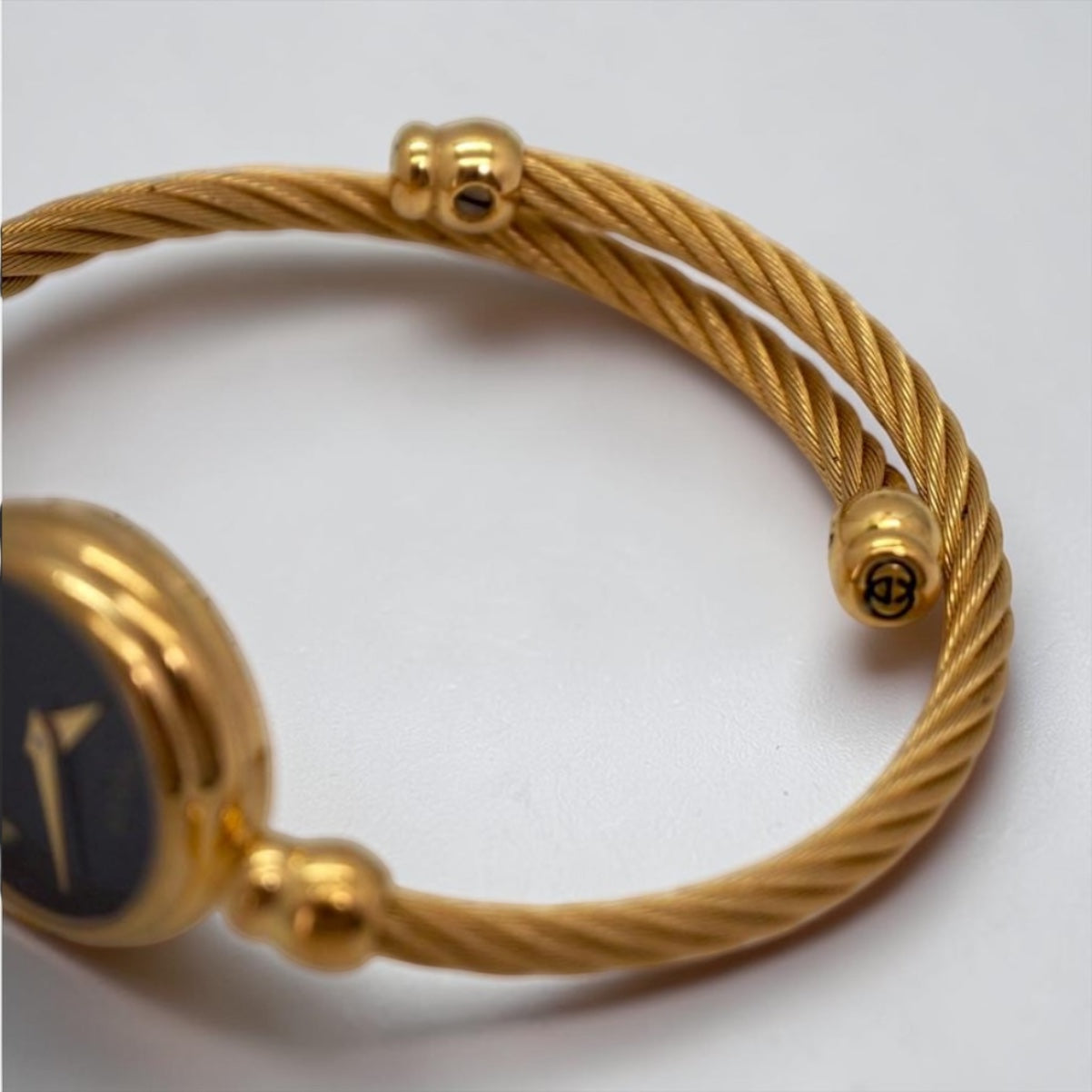 Vintage GUCCI 2700.2.L Black Dial Gold Wire Bangle Watch