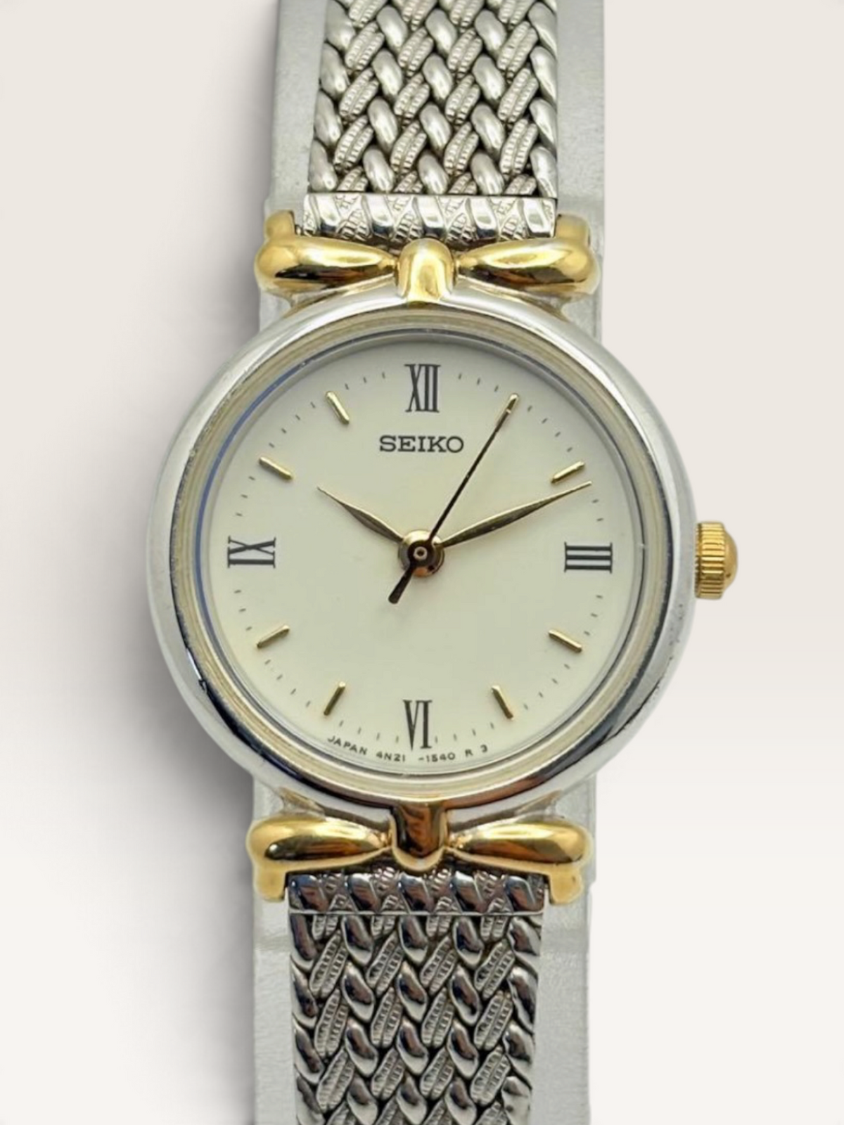 SEIKO Bow Motif Vintage Quartz Watch