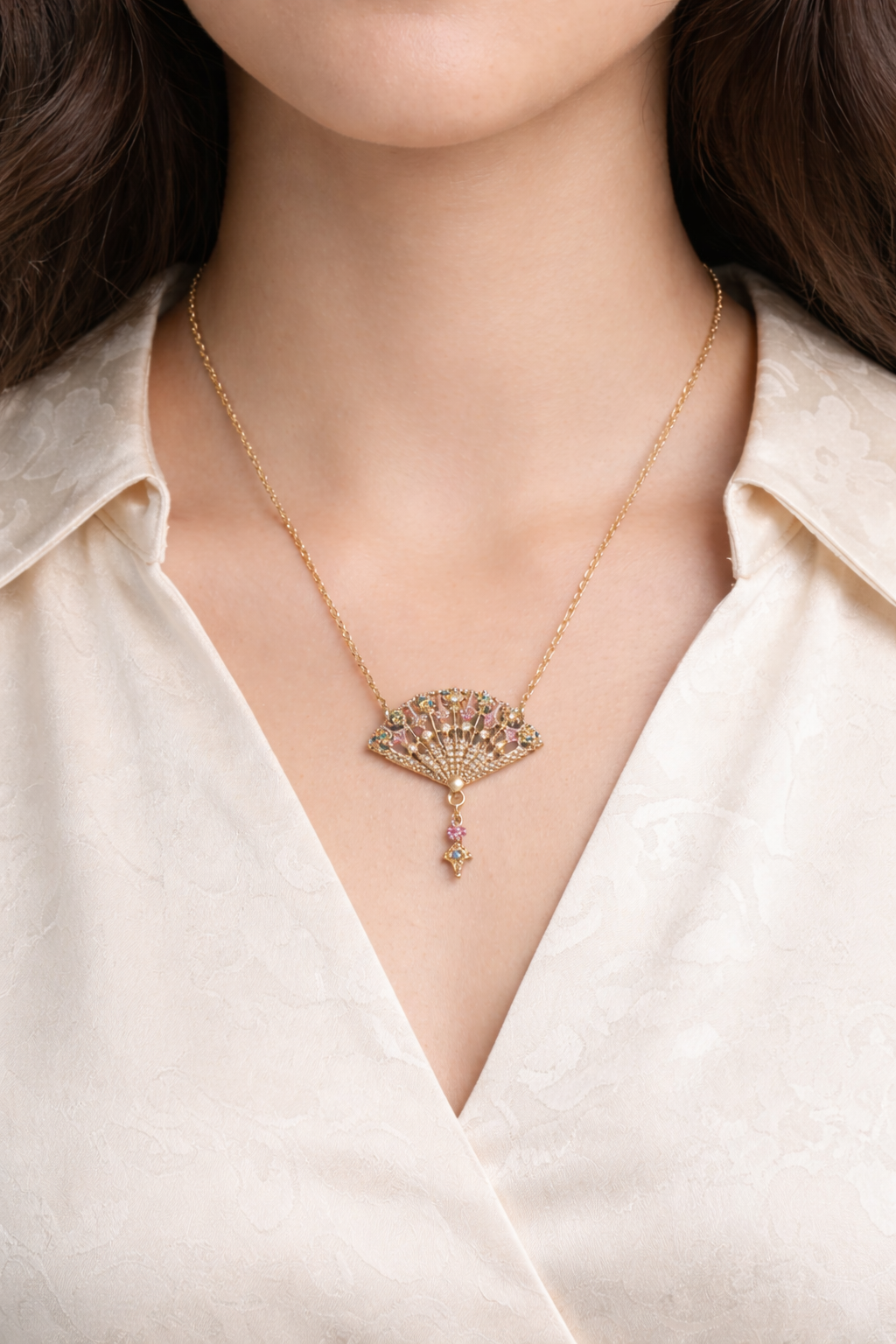 リージェンシー デコ ブルーミング エレガンス ペンダント Regency Deco Blooming Elegance Multi Crystal & Faux Pearl Pendant Necklace