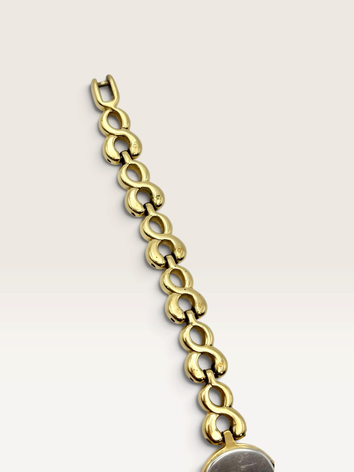 SEIKO Vintage Gold Link Bracelet Quartz Watch — Black Dial