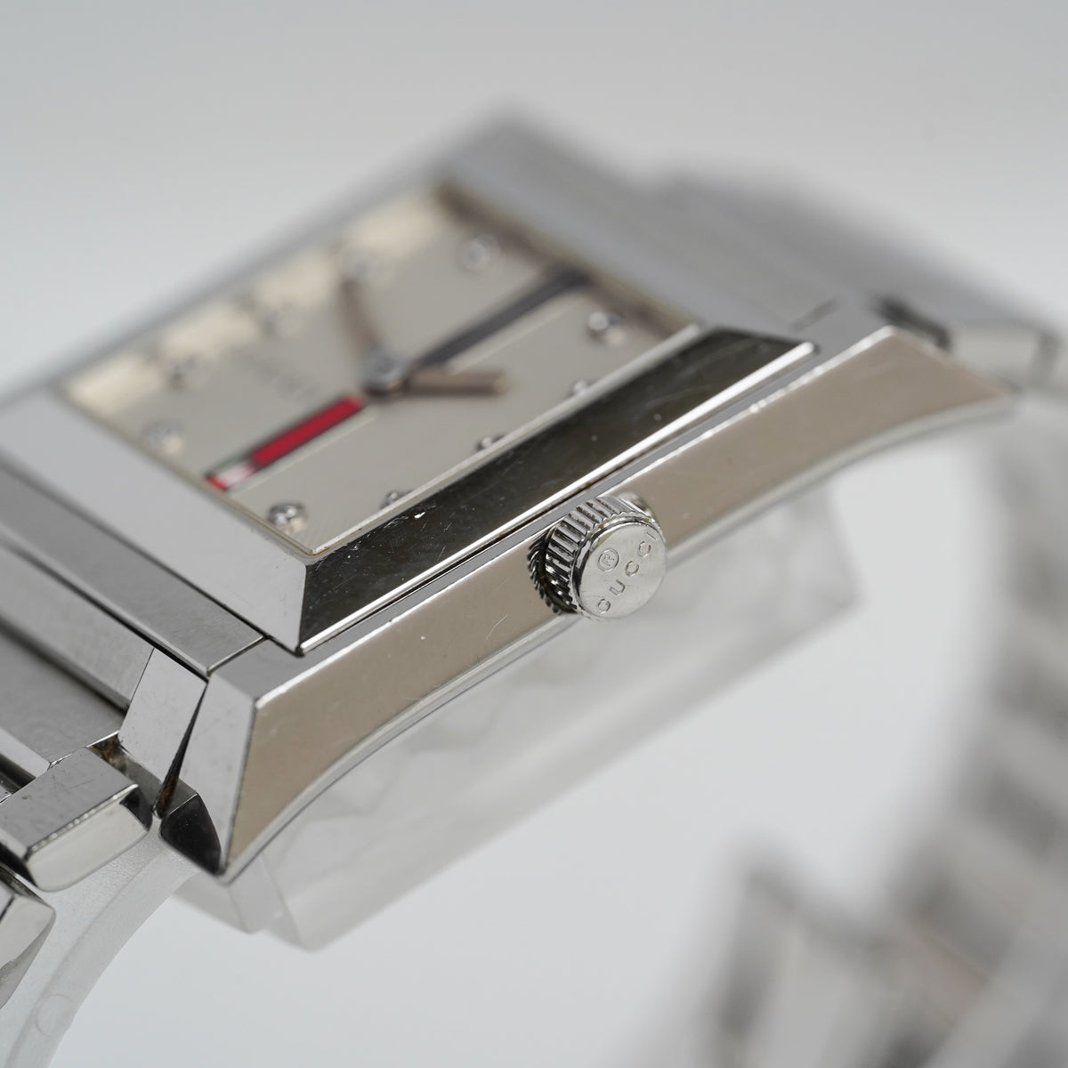 Vintage Gucci Webbing Line 111J 10P Diamond Watch