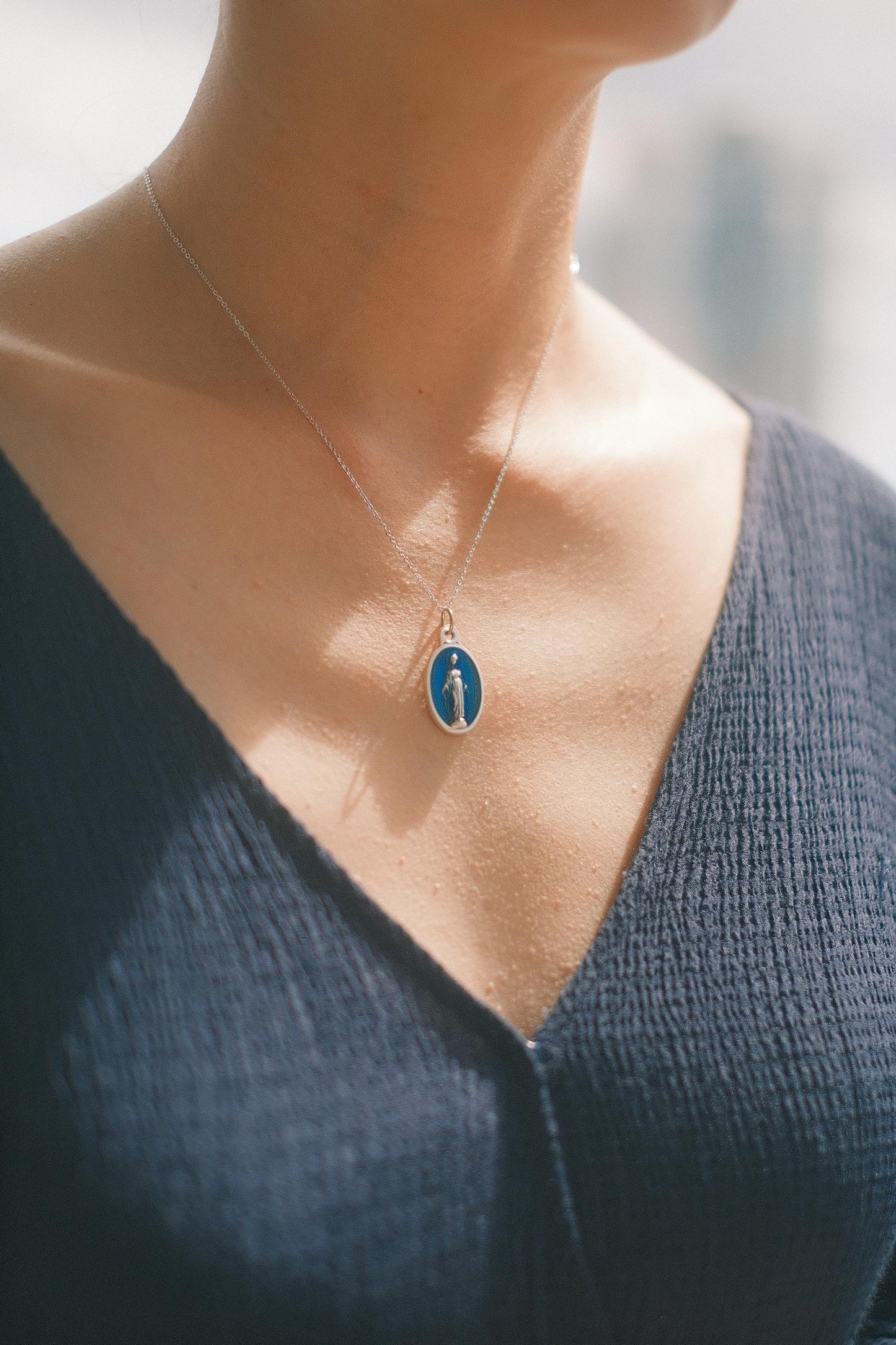 The Italian Médaille Pendant Necklace Collection: Miraculous Medal