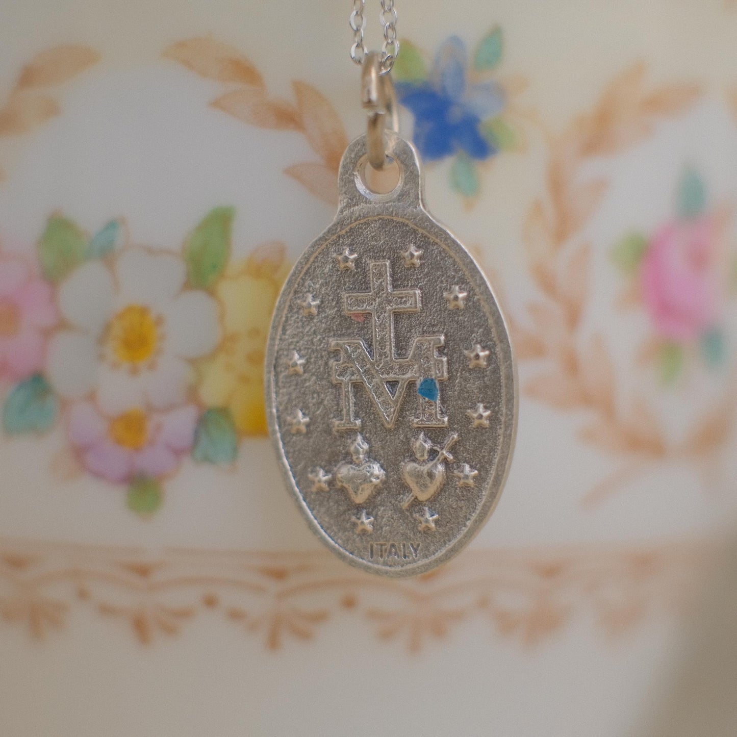 The Italian Médaille Pendant Necklace Collection: Miraculous Medal