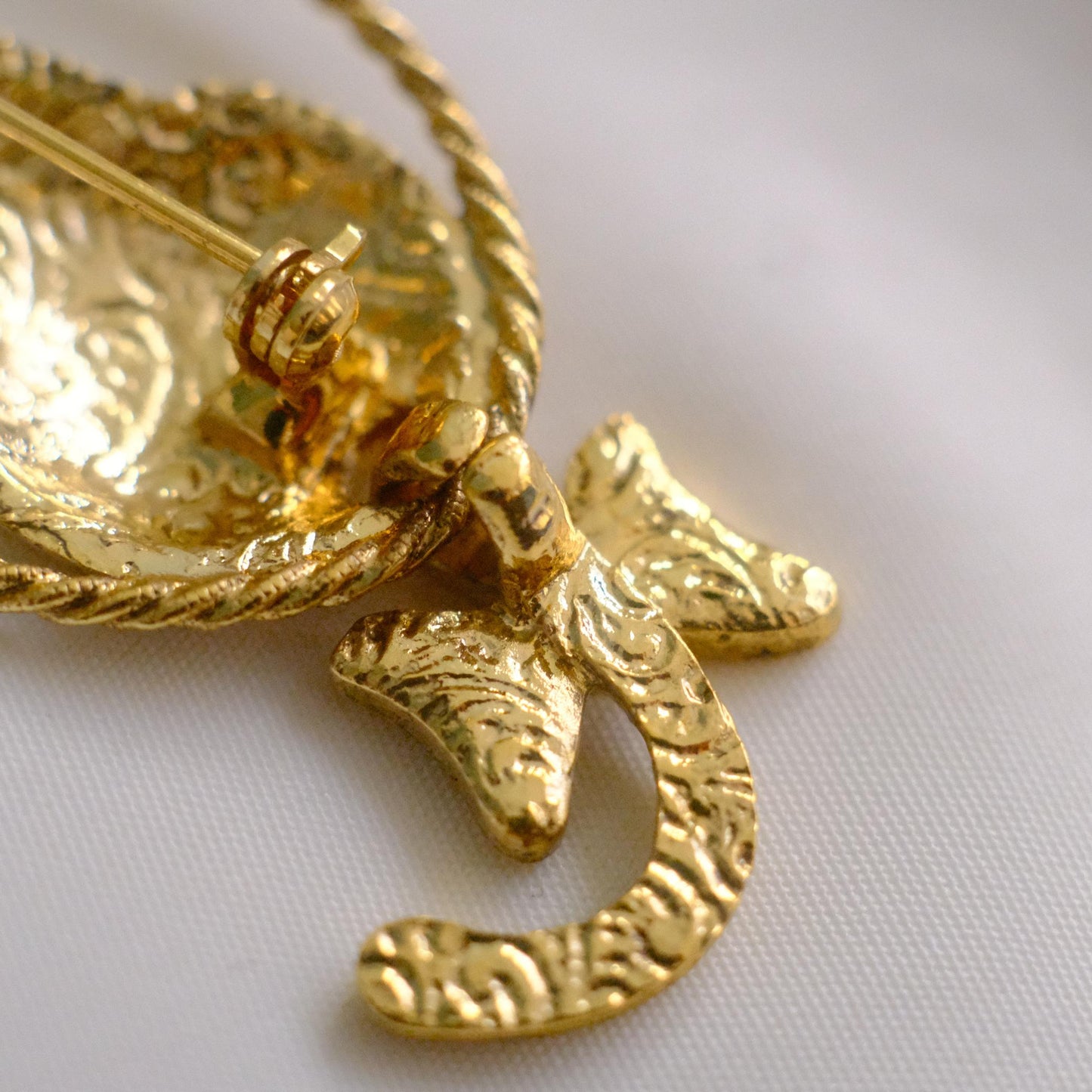 Cat Brooch