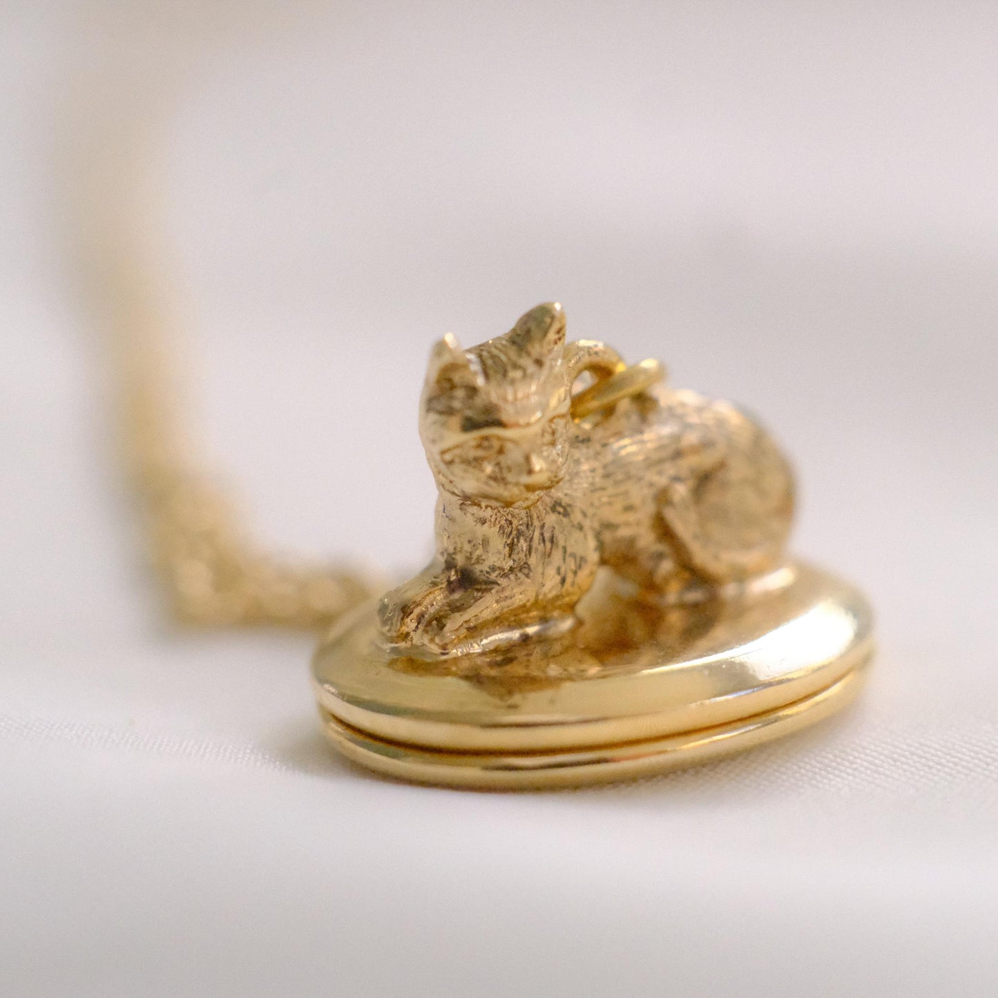 Cat Pendant Necklace