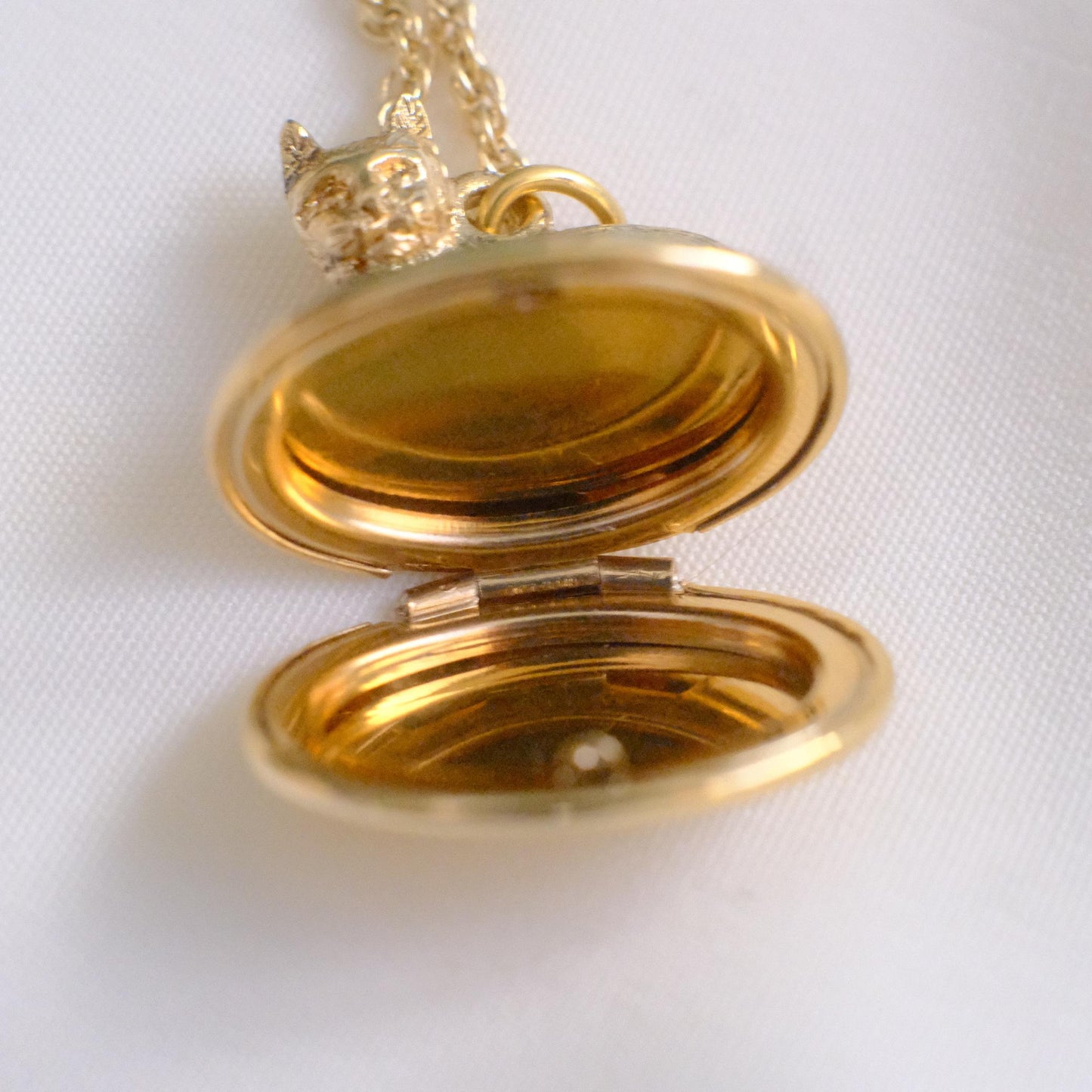 Cat Pendant Necklace
