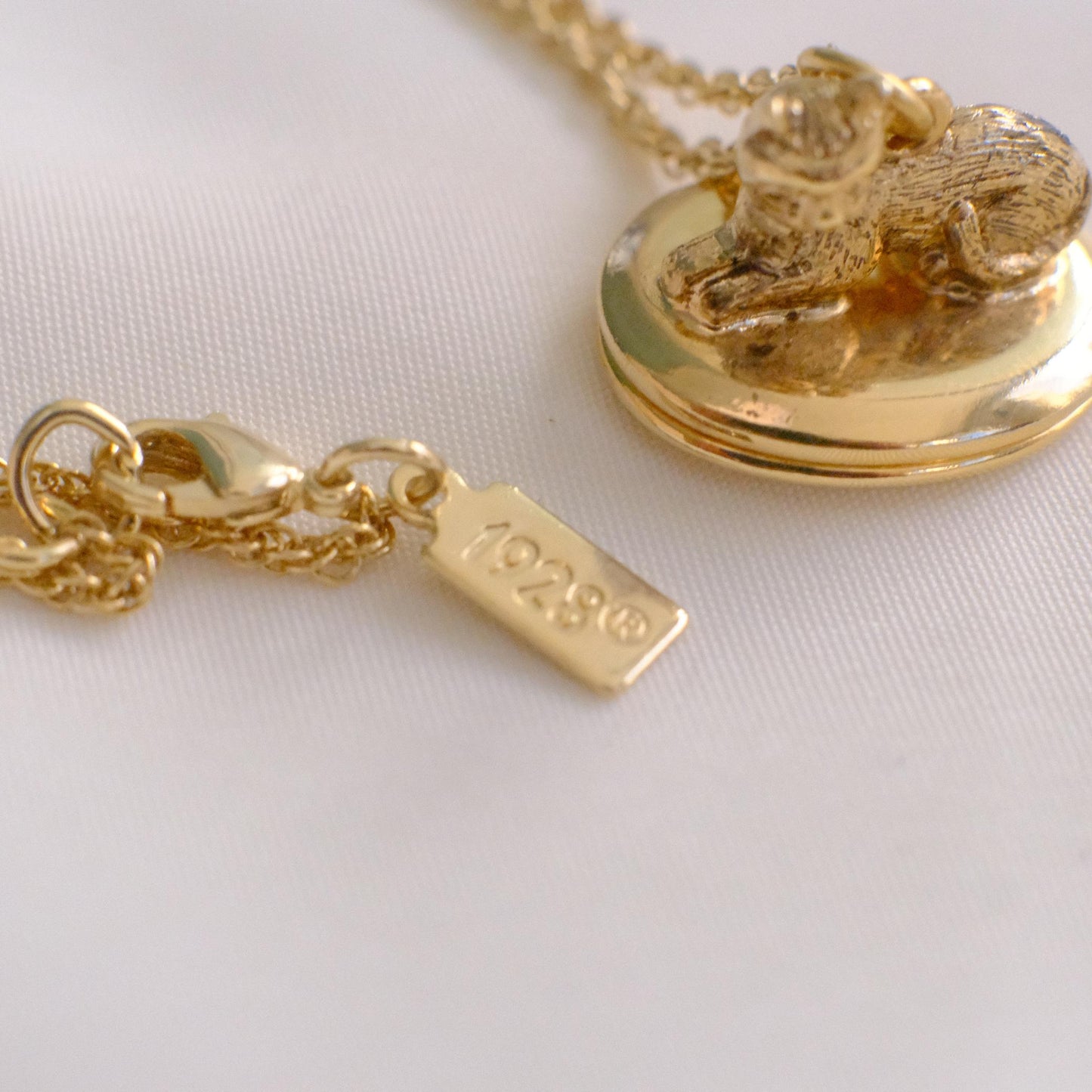 Cat Pendant Necklace