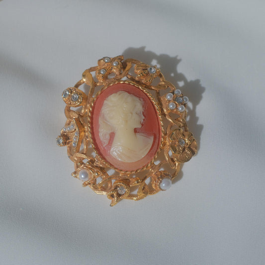 Vintage Cameo Brooch with Detailed Frame