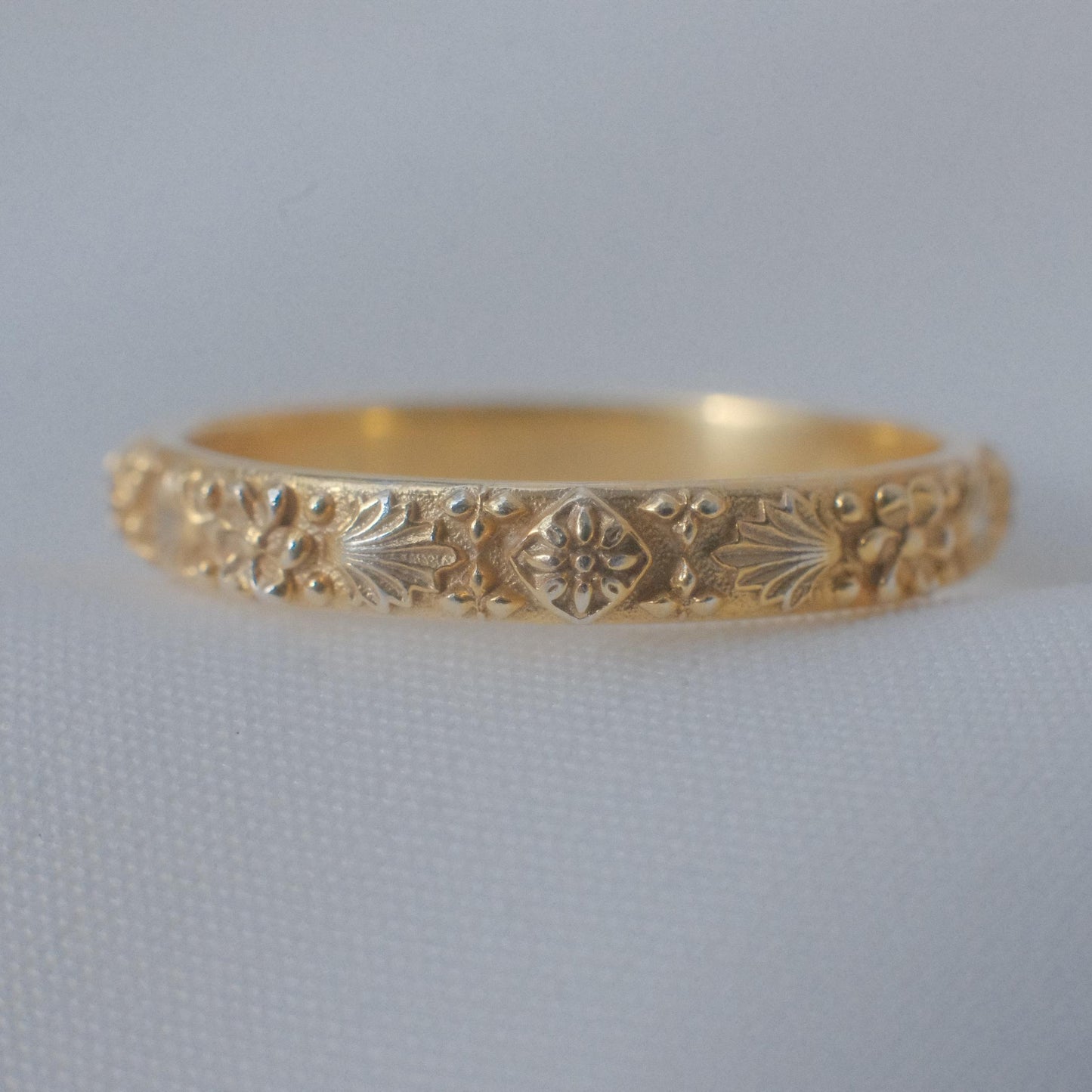 EMMA KRAFFT Victorian Wedding Band in Gold